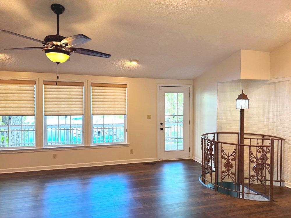 EAST LAKE - Residential