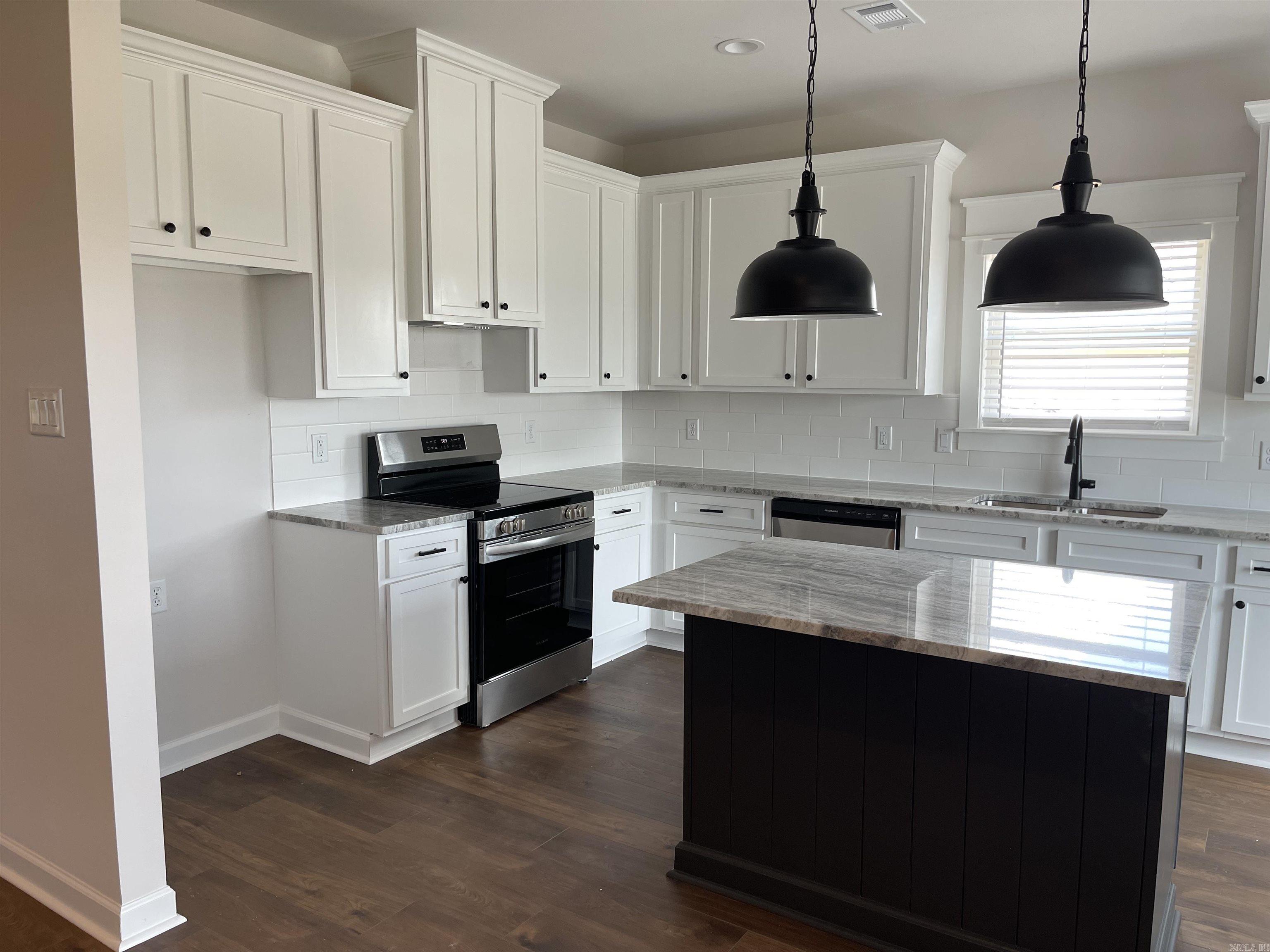 NATALIE&apos;S PLACE - Residential
