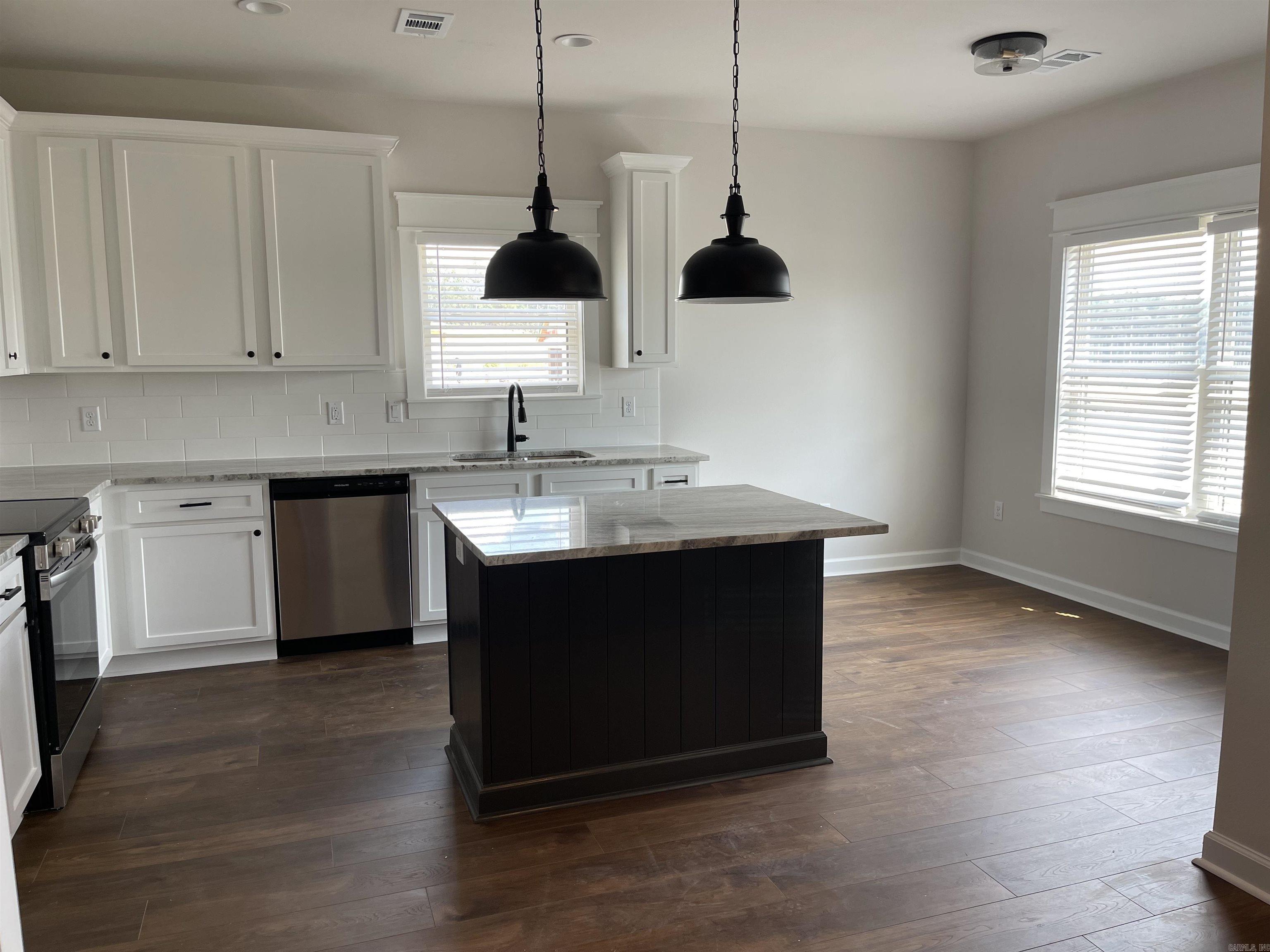 NATALIE&apos;S PLACE - Residential