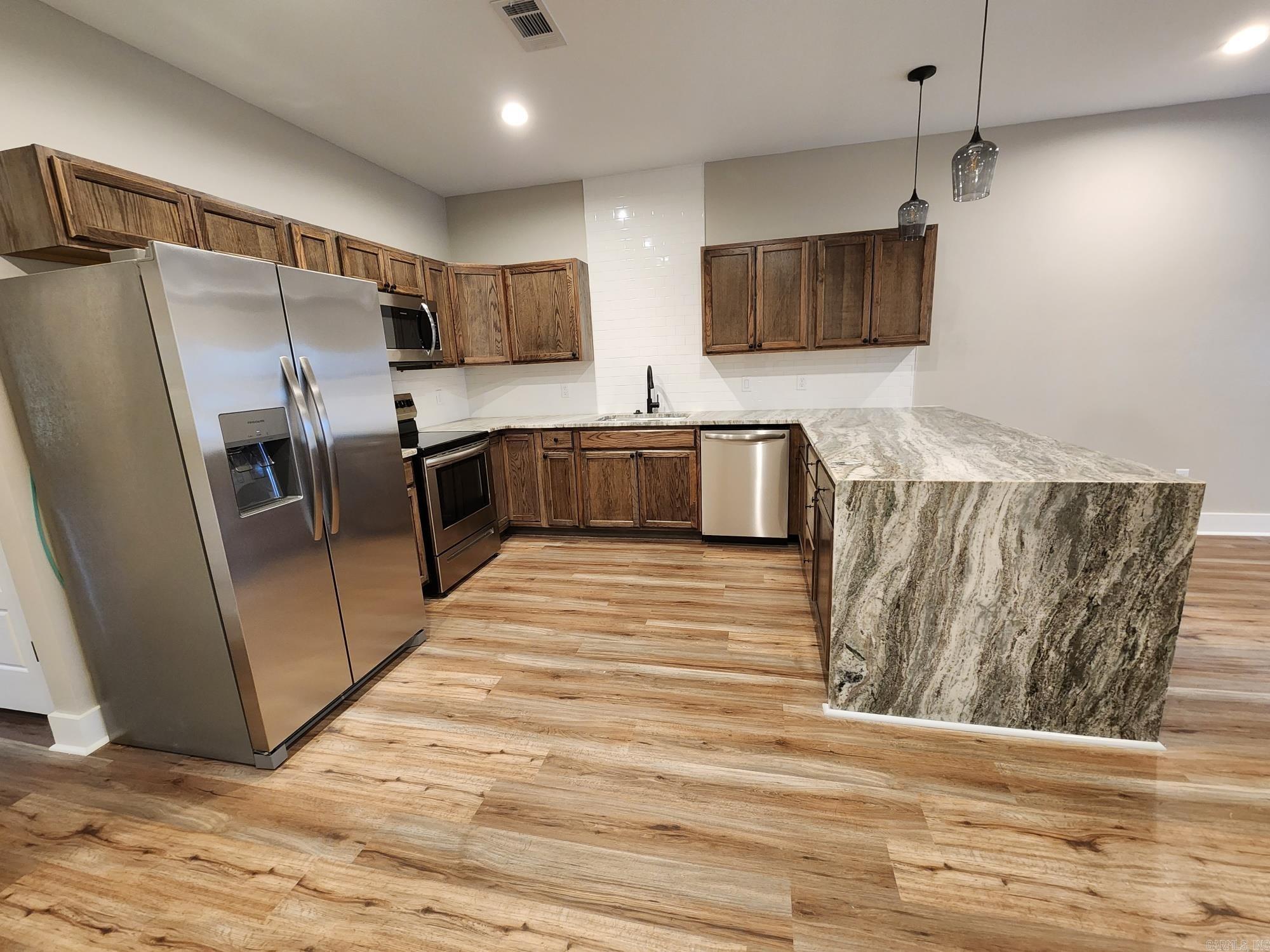 Pikewood II - Residential Lease