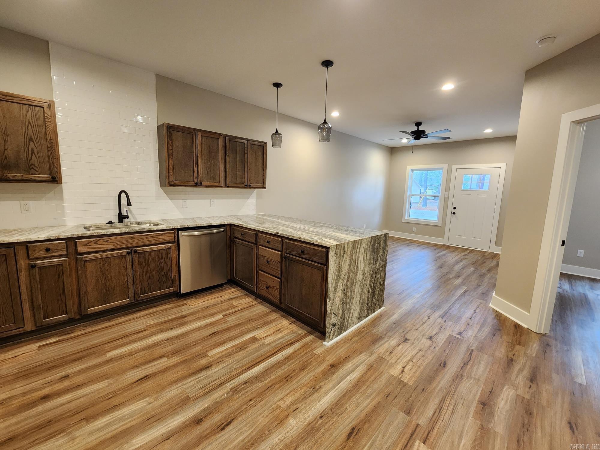 Pikewood II - Residential Lease