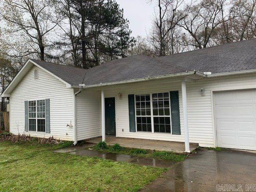 3 bedroom 2 bath house sitting on an acre of land.  house is at the end of a cul de sac. nice size living room, combo kitchen / dining.  master bed room has 2 walk in closets.  no smoking.  pets permitted with restrictions.  for application process, visit www.cabotrentals.com