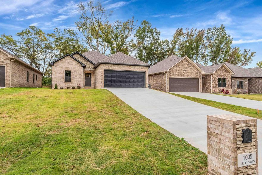 NEW CONSTRUCTION! From the vaulted living room ceiling to the soaking tub, the class is in the details of this beautiful Jacksonville home! Black doors and cabinets have matte gold detailing throughout. Custom tile sets off the beautiful quartz countertops. 9' ceilings make the entire home feel spacious! The flow of this house is wonderful, right out to the back porch and spacious backyard. Call for an appointment and come make this one yours today! Neighboring house is also for sale, so bring a friend to be your neighbor!