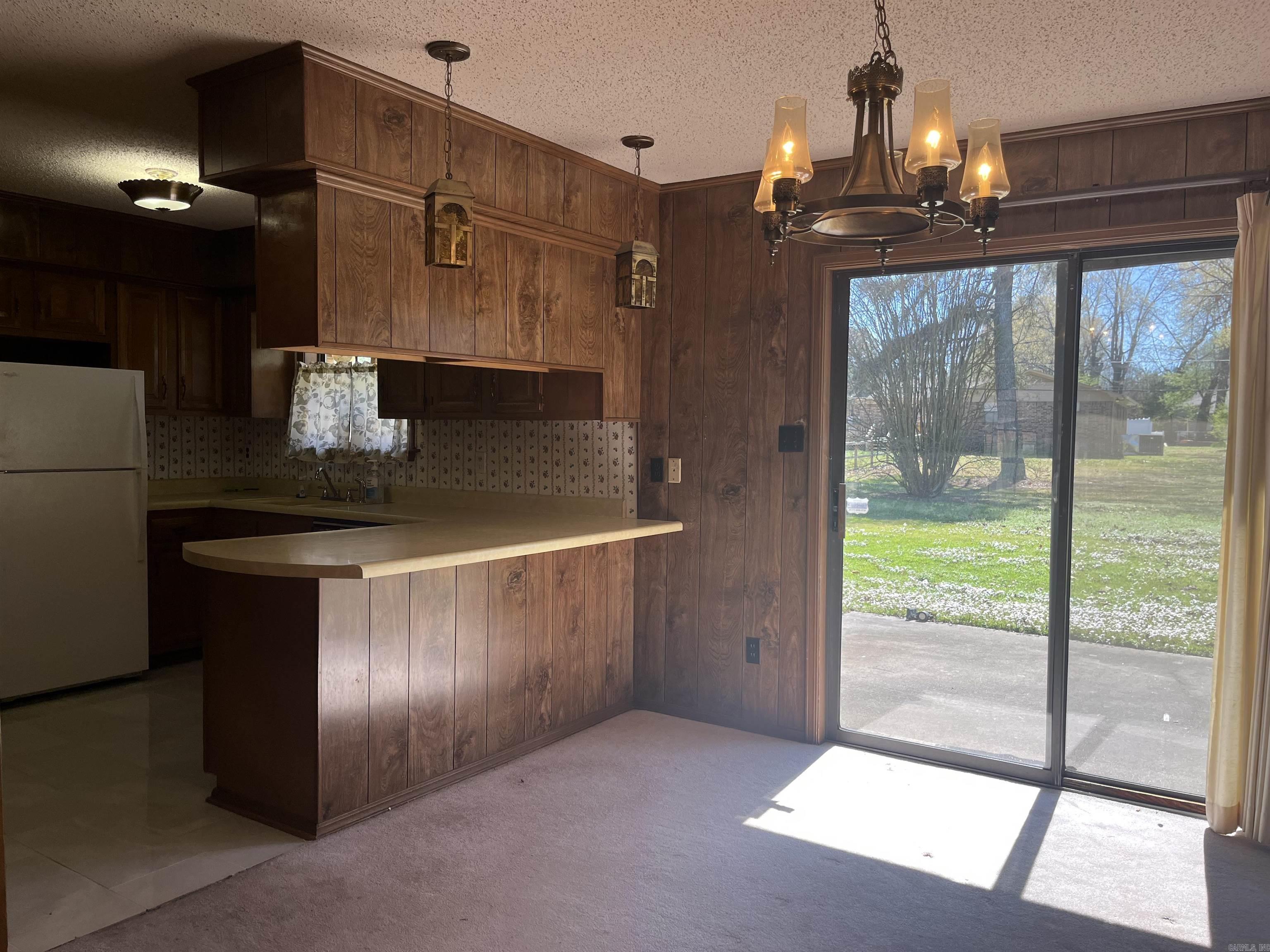 D BARGER M WHITE - Residential