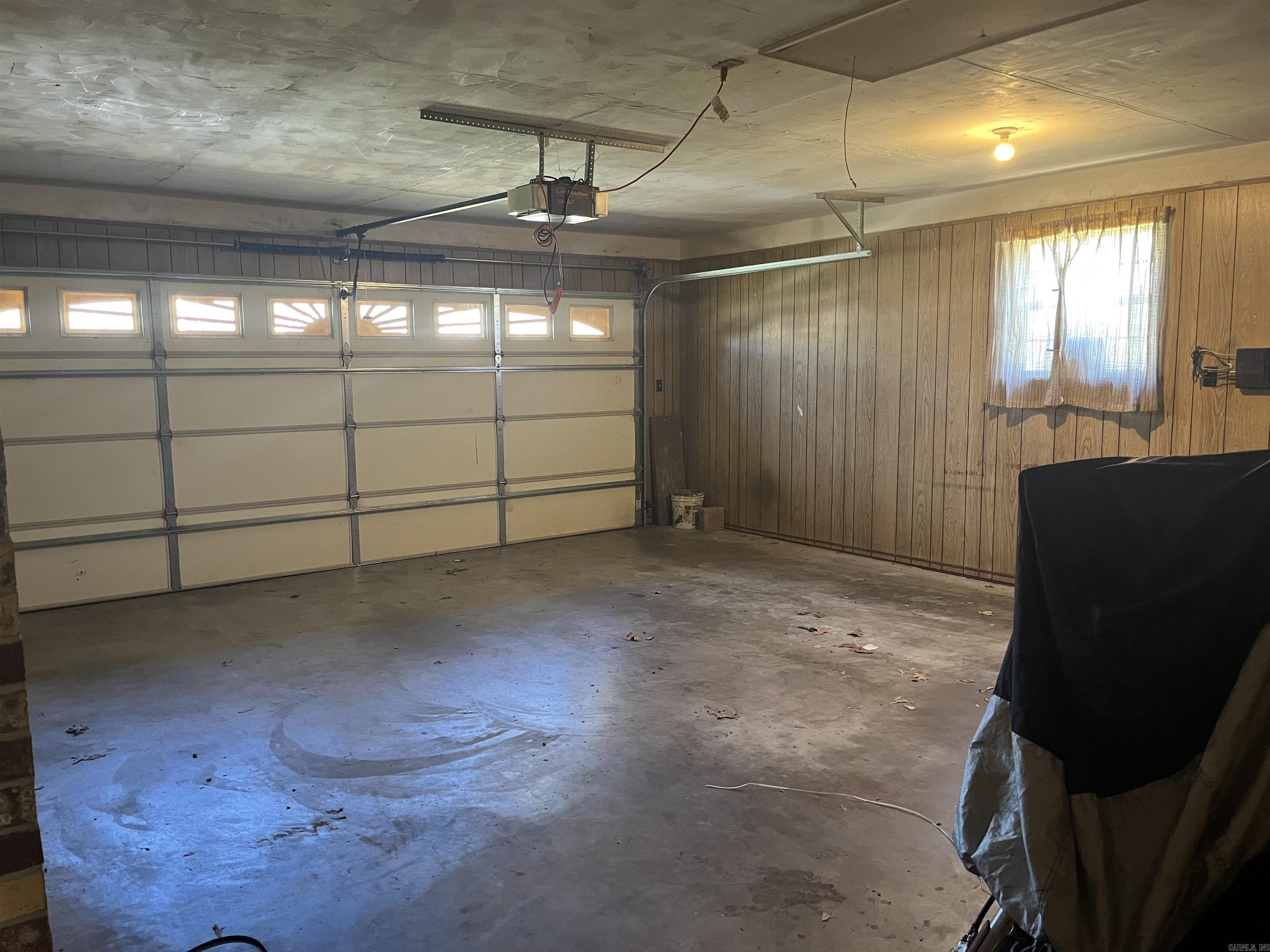 D BARGER M WHITE - Residential