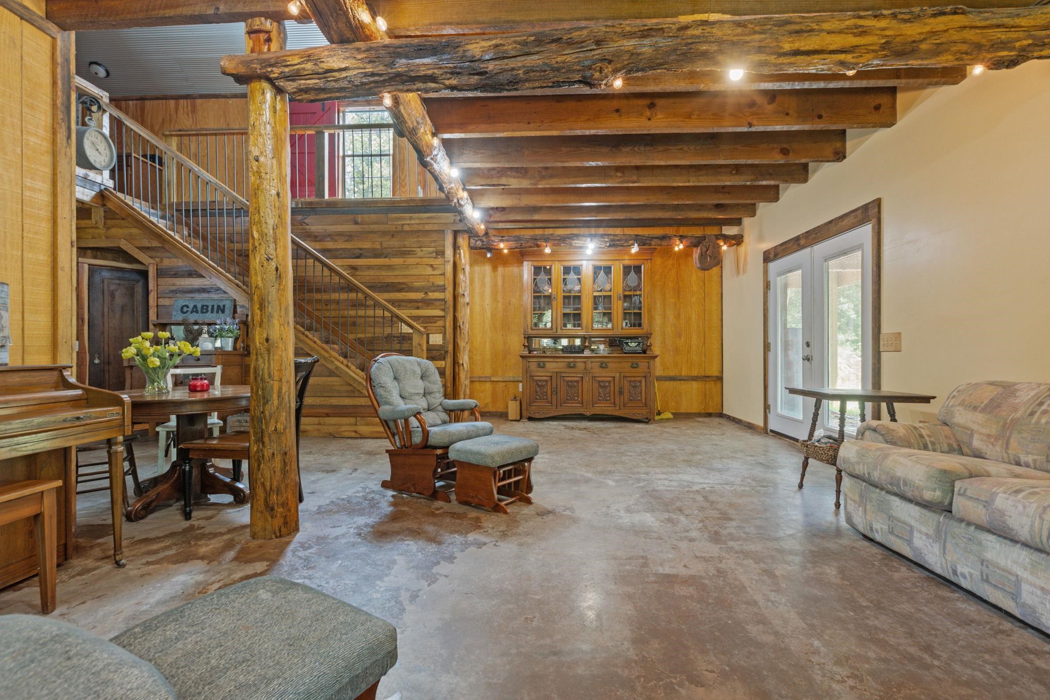 ROLLING MANOR - Residential