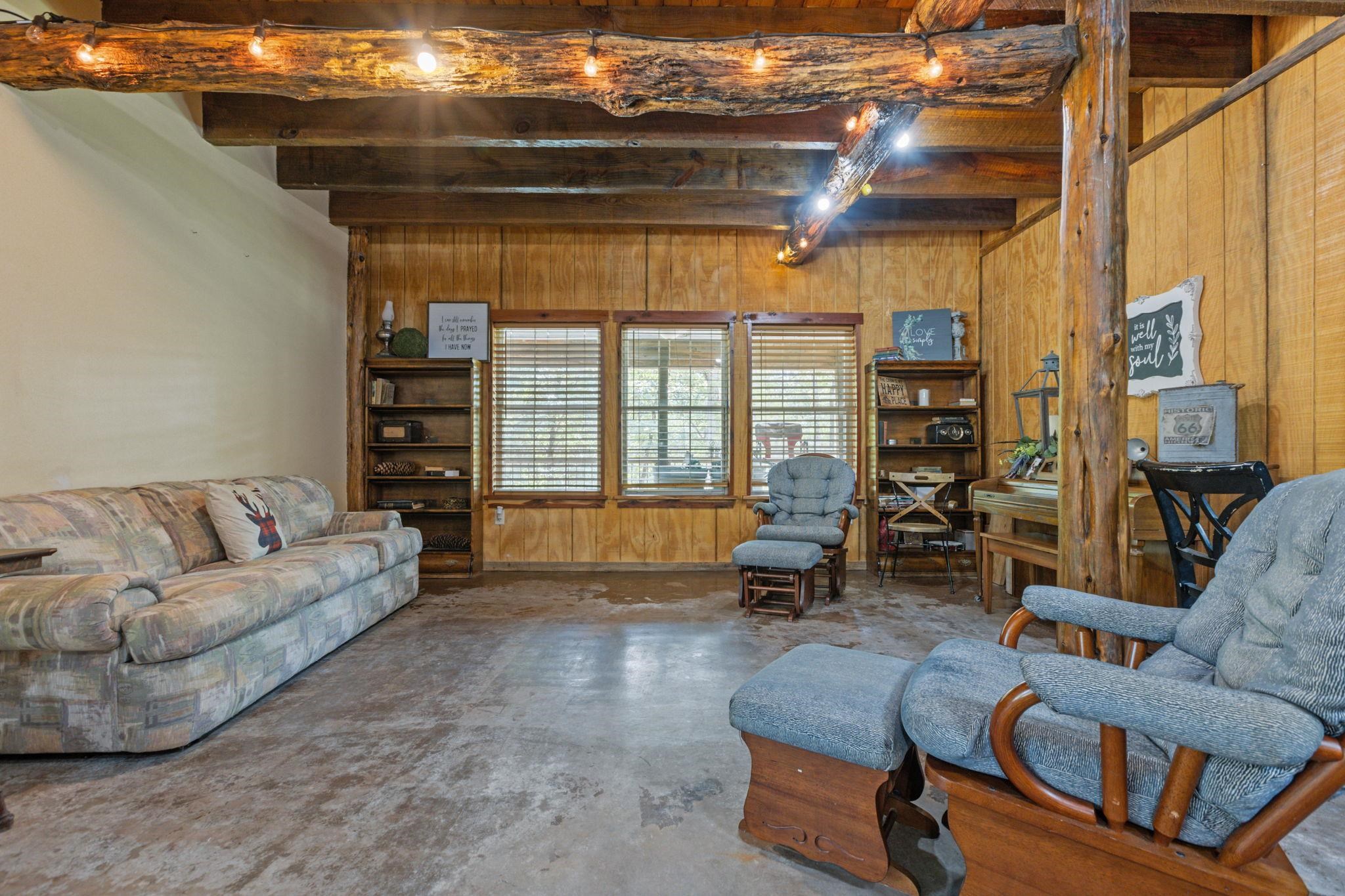 ROLLING MANOR - Residential