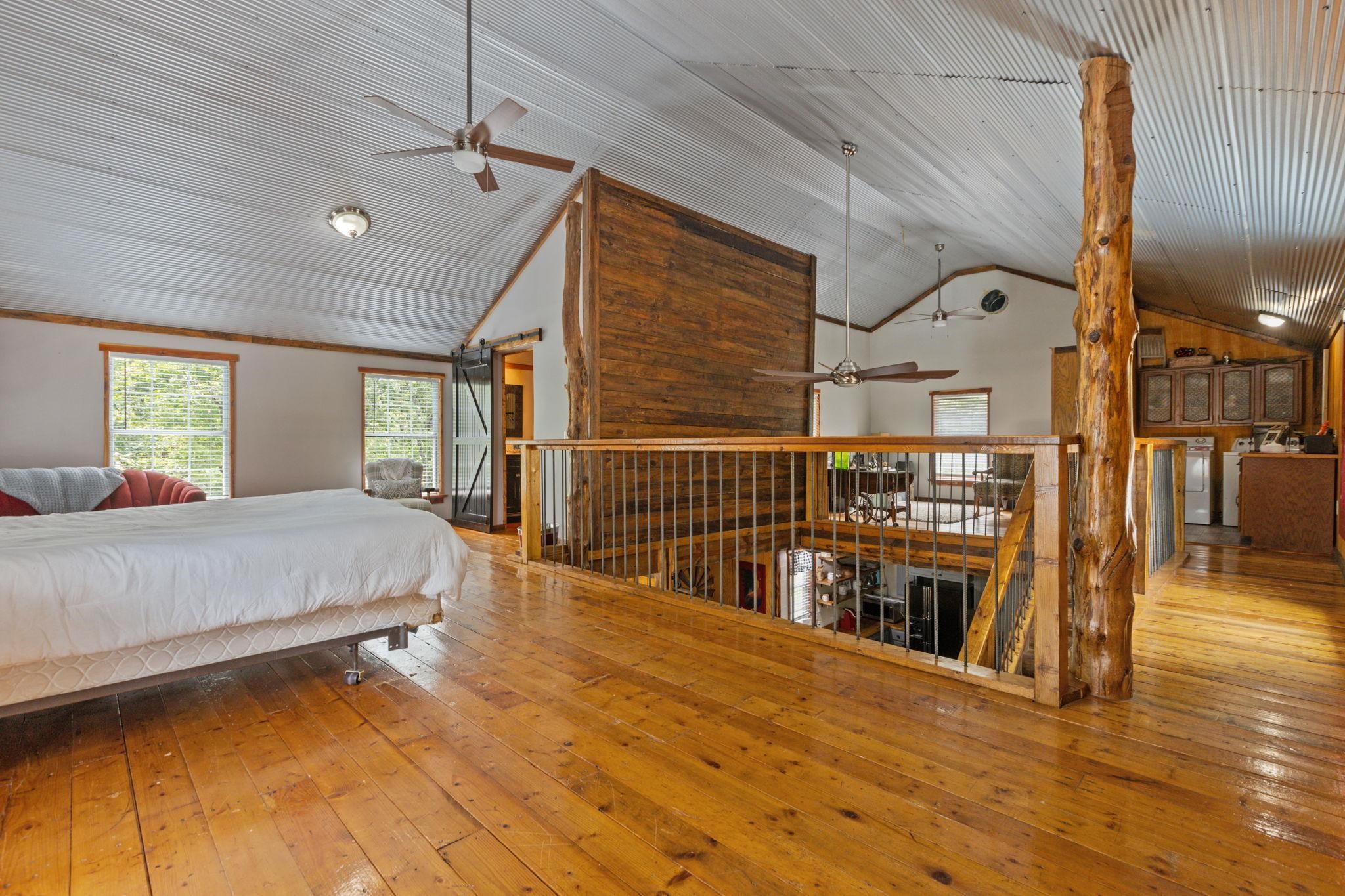 ROLLING MANOR - Residential