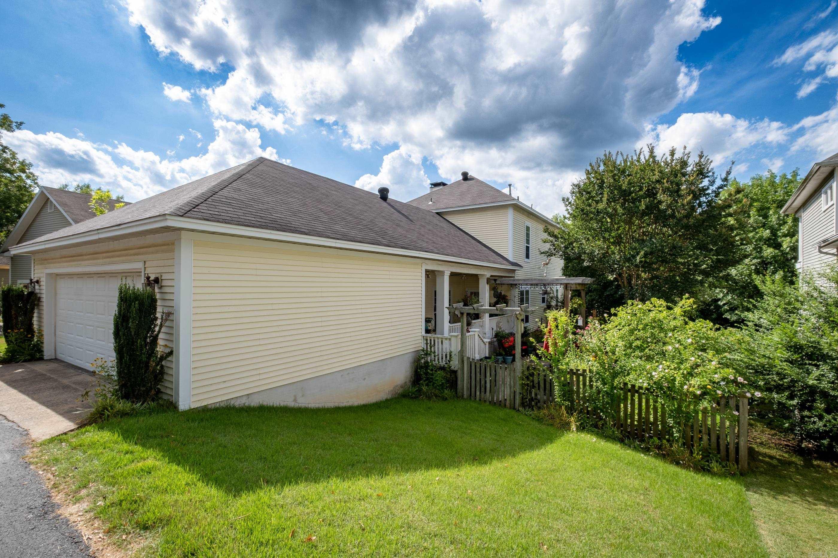 BRODIE CREEK COMMUNITY - Residential