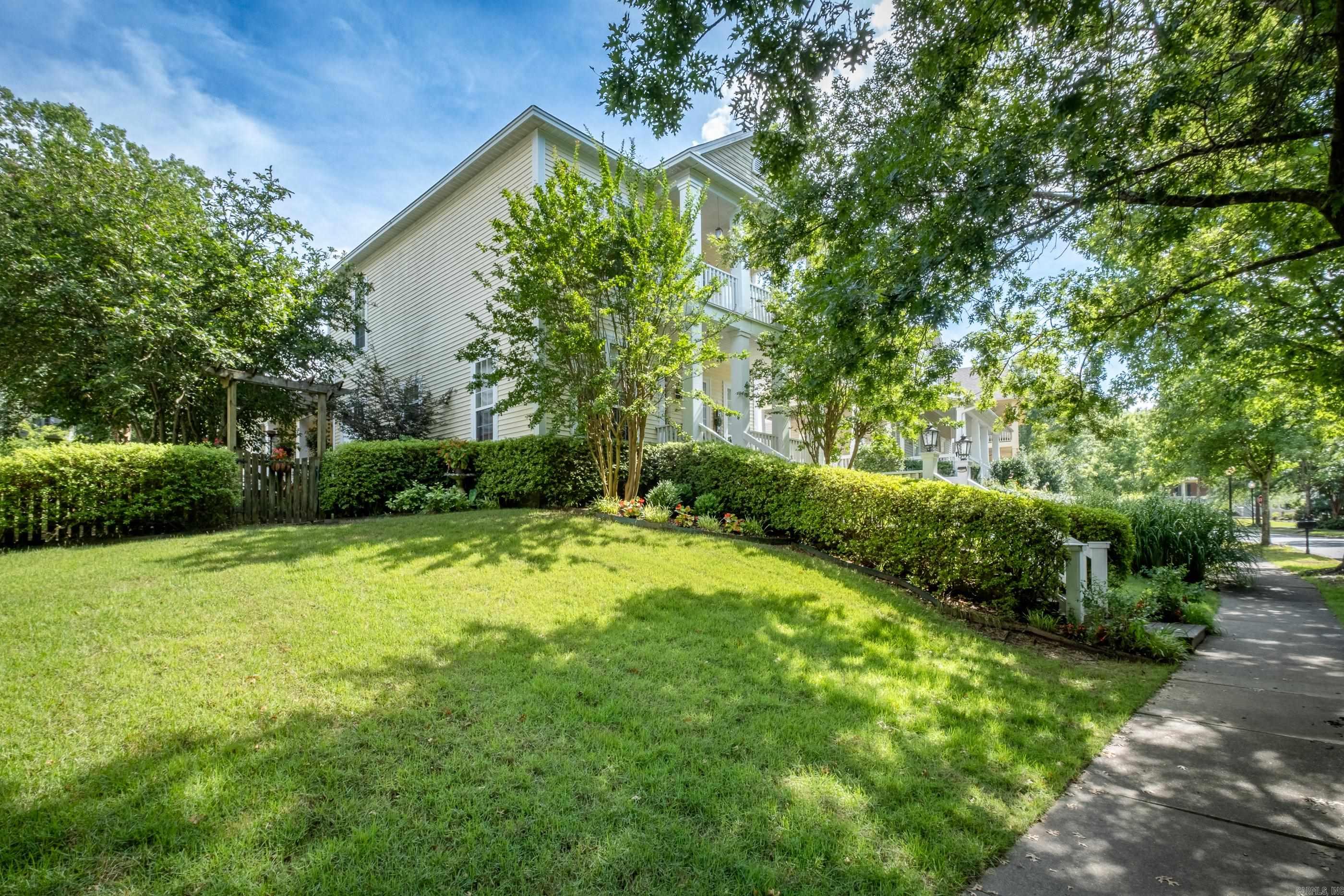 BRODIE CREEK COMMUNITY - Residential