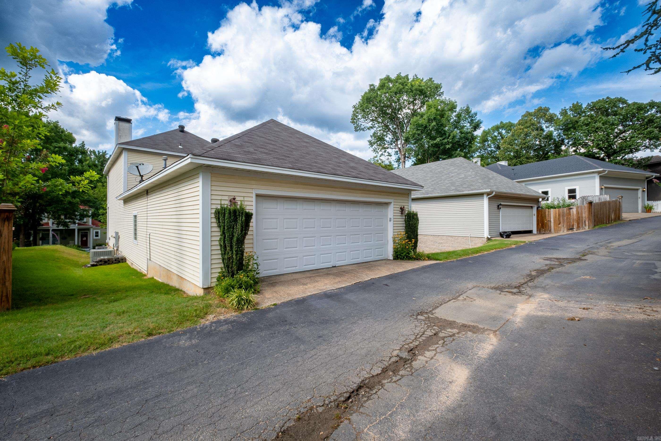 BRODIE CREEK COMMUNITY - Residential