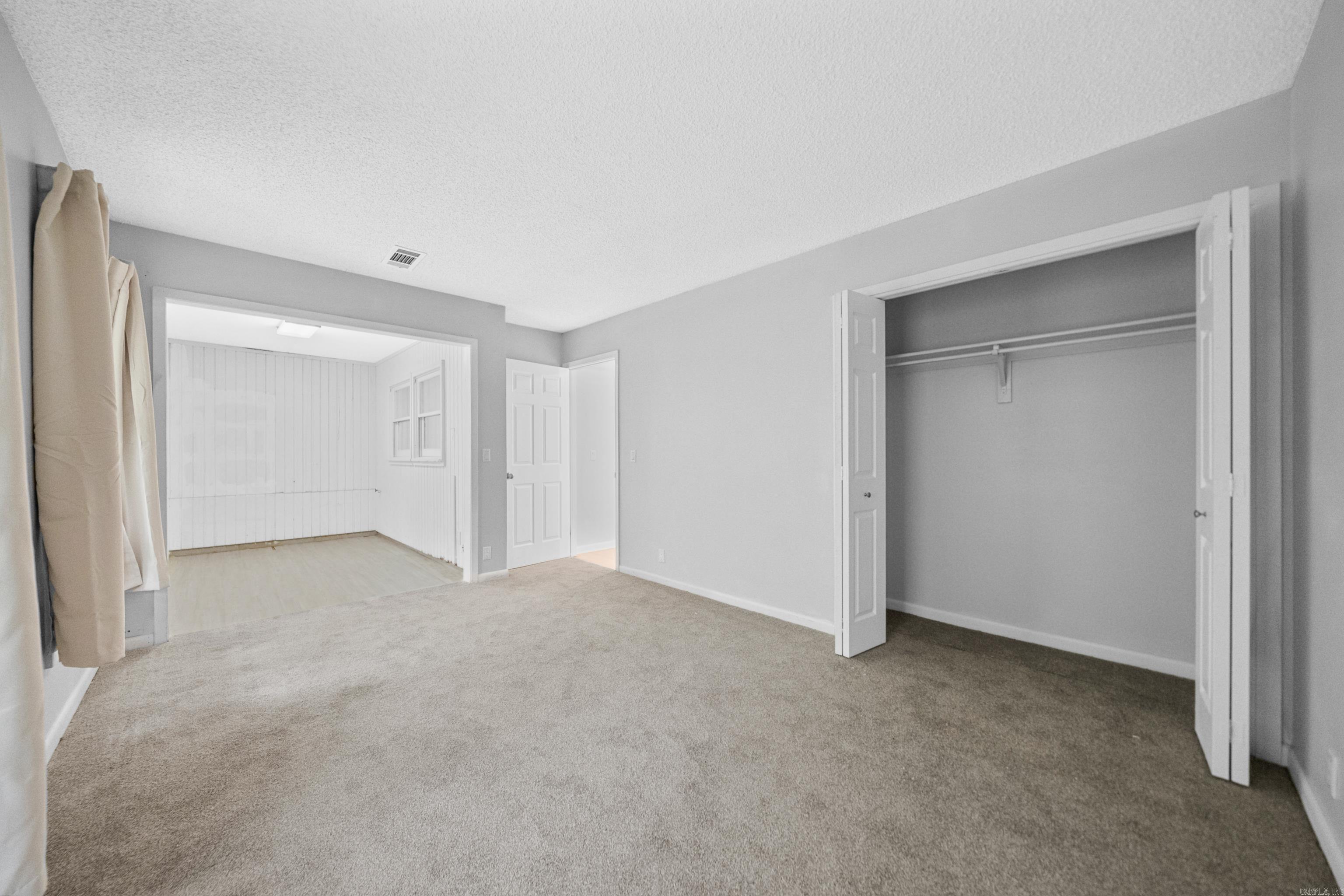 VALENCIA COURTS - Residential