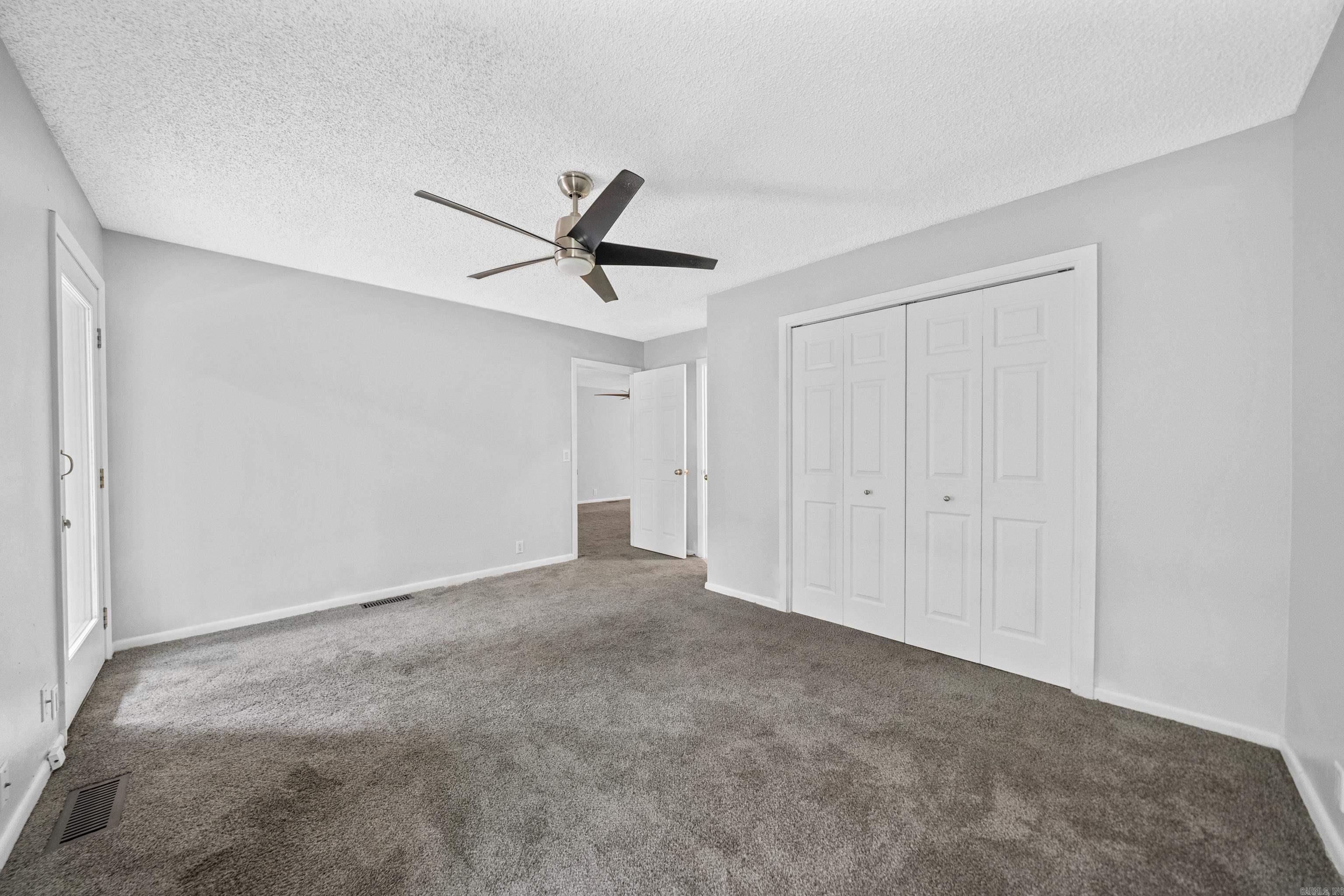 VALENCIA COURTS - Residential