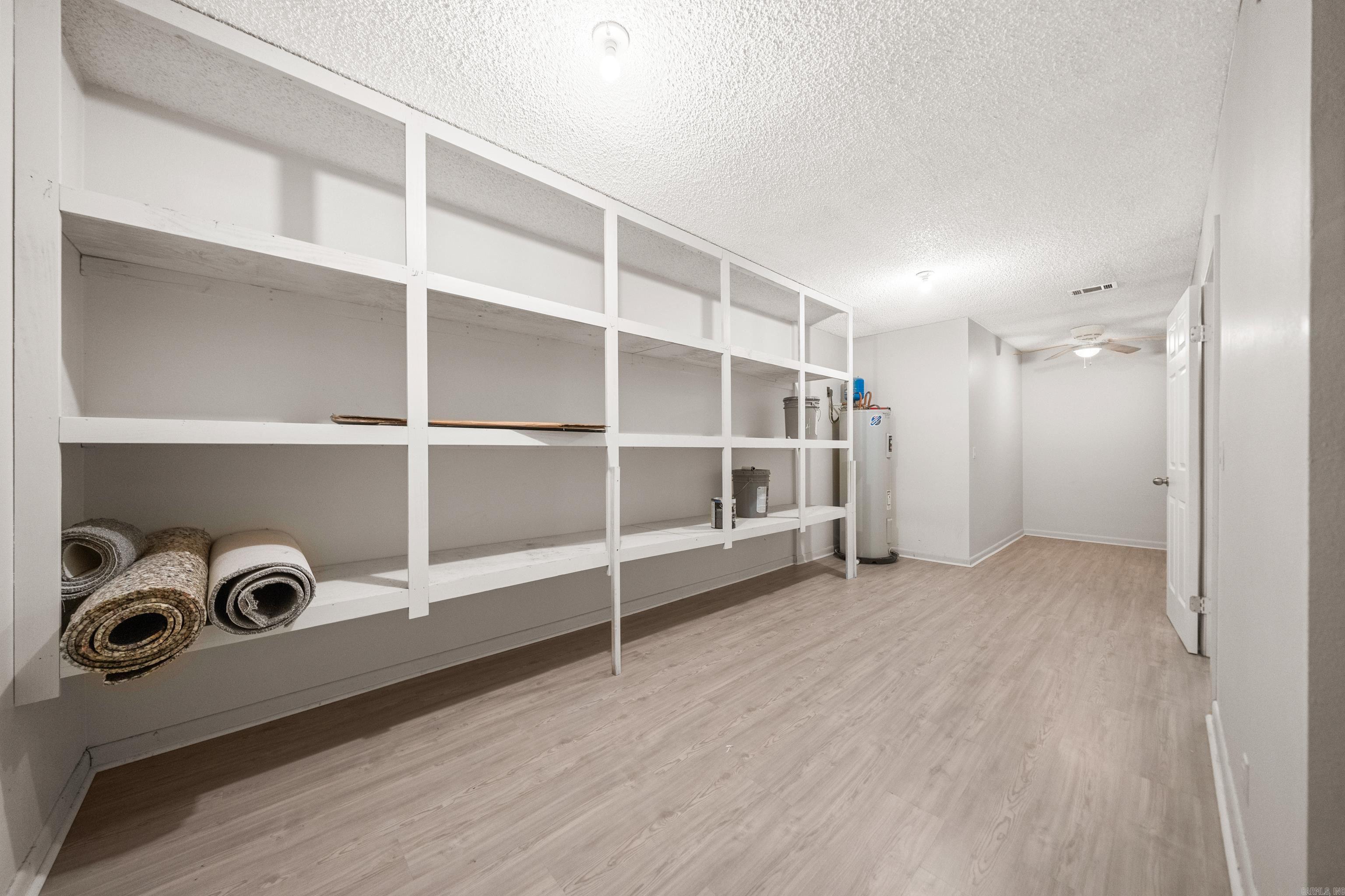 VALENCIA COURTS - Residential