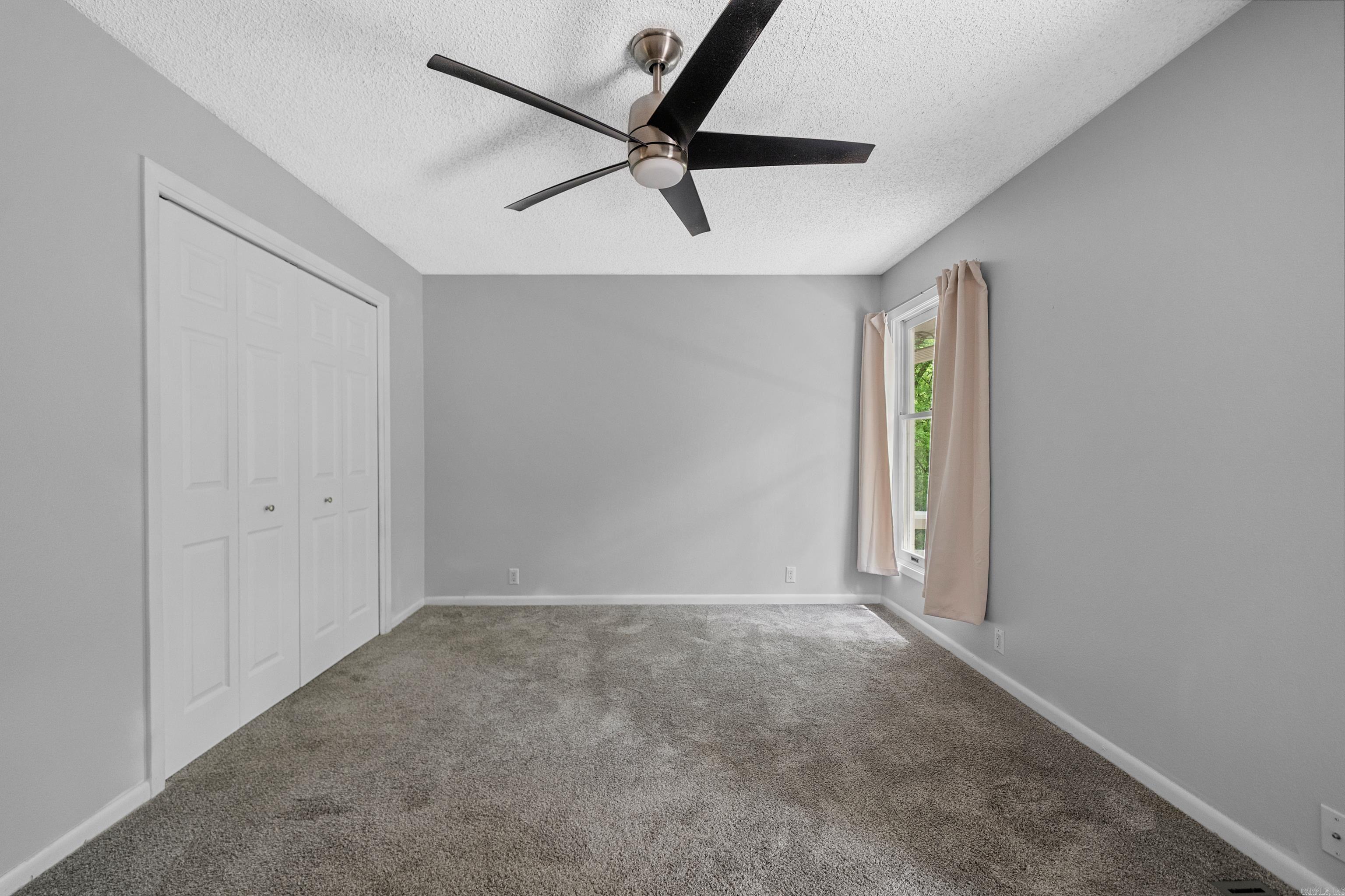 VALENCIA COURTS - Residential