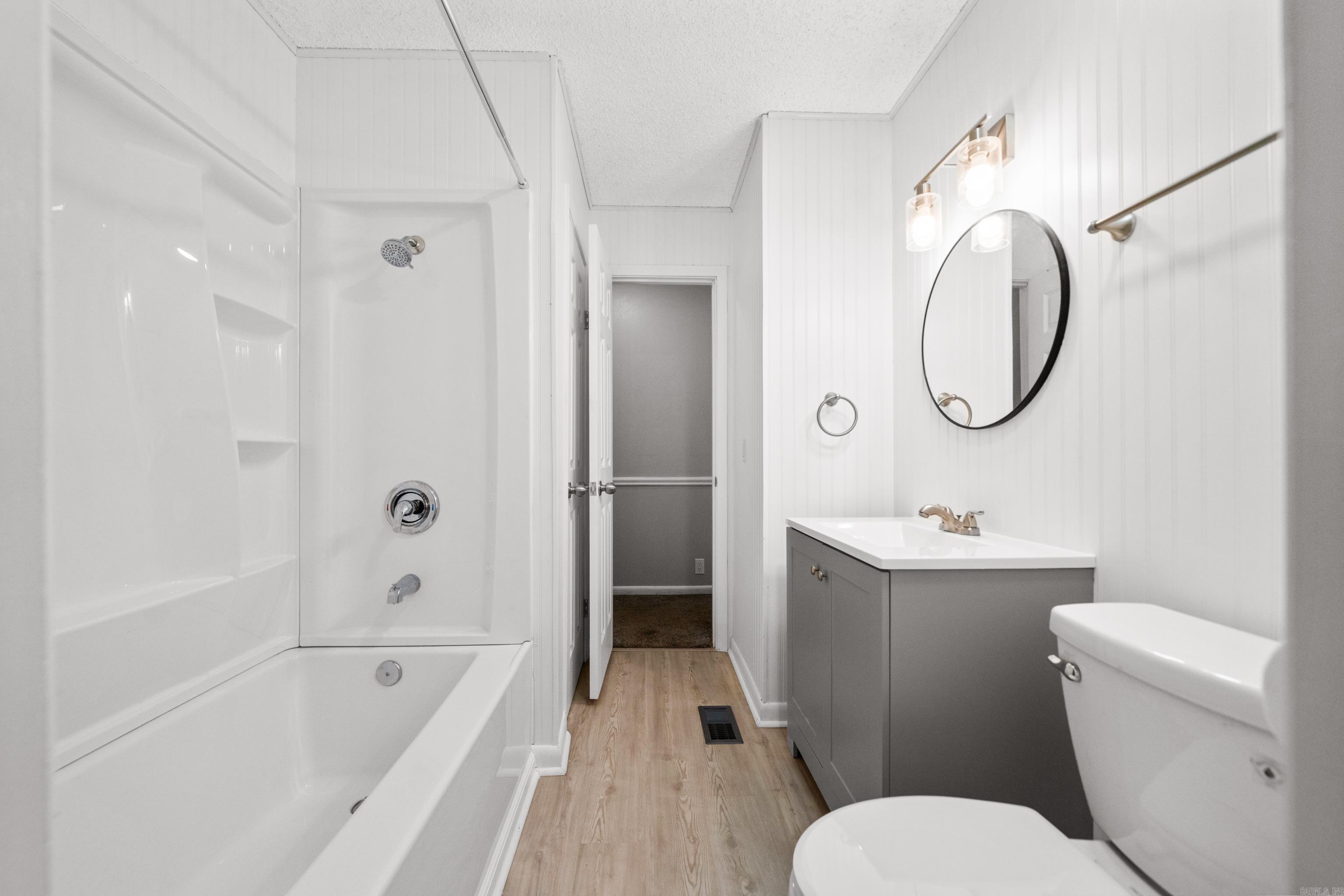 VALENCIA COURTS - Residential