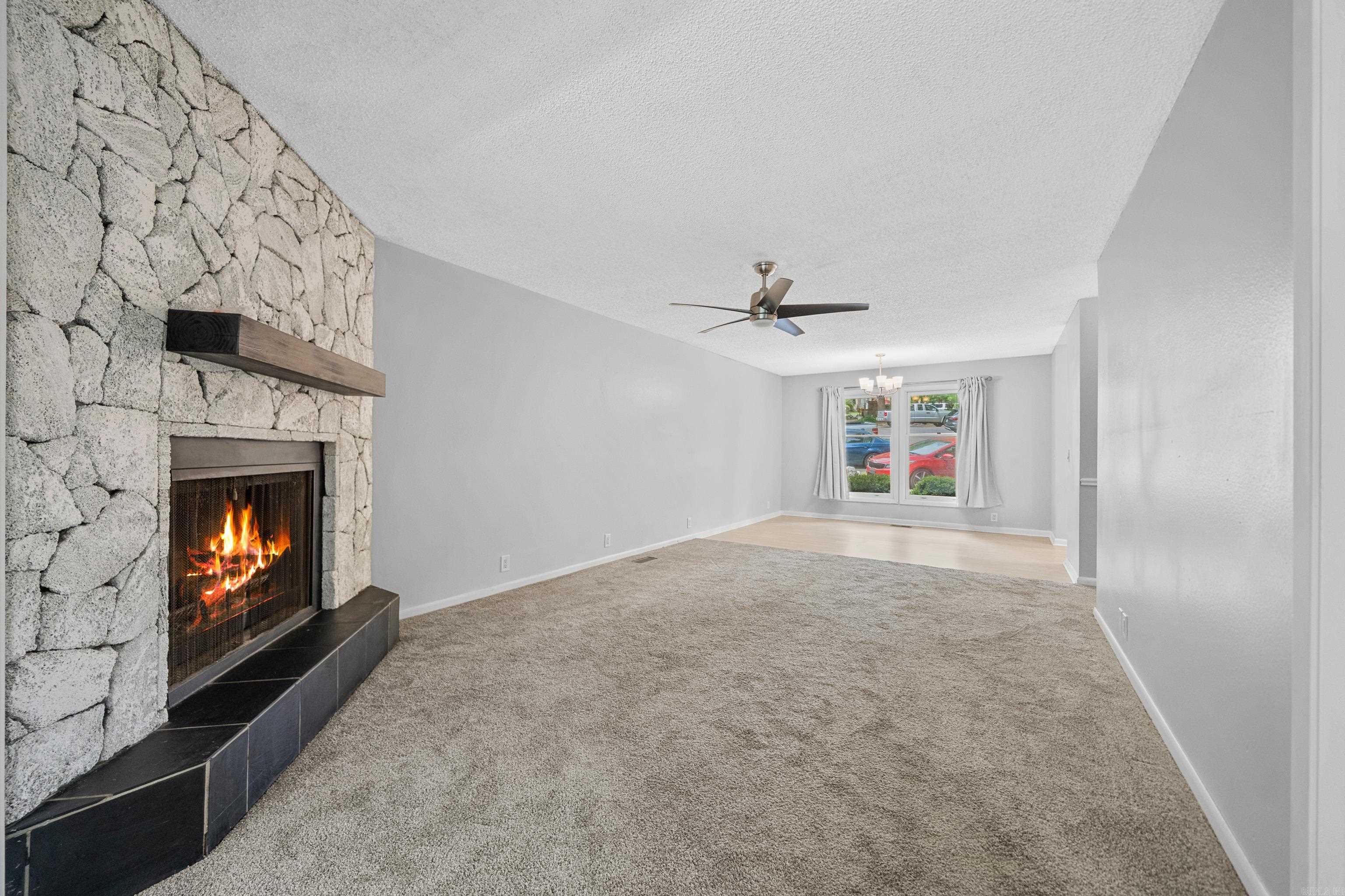 VALENCIA COURTS - Residential