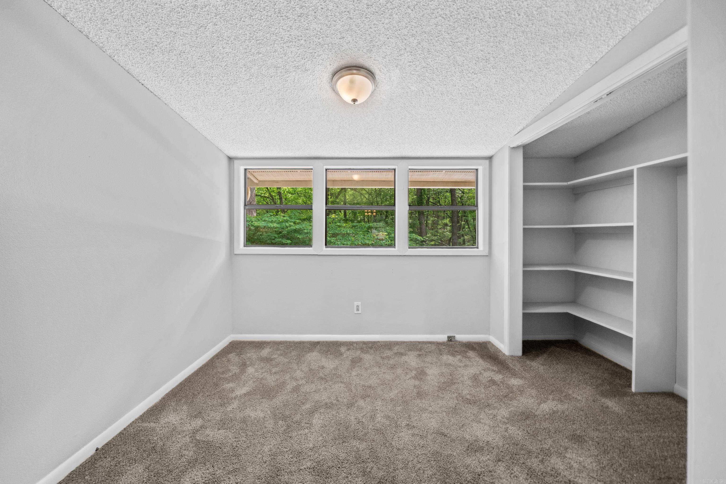 VALENCIA COURTS - Residential