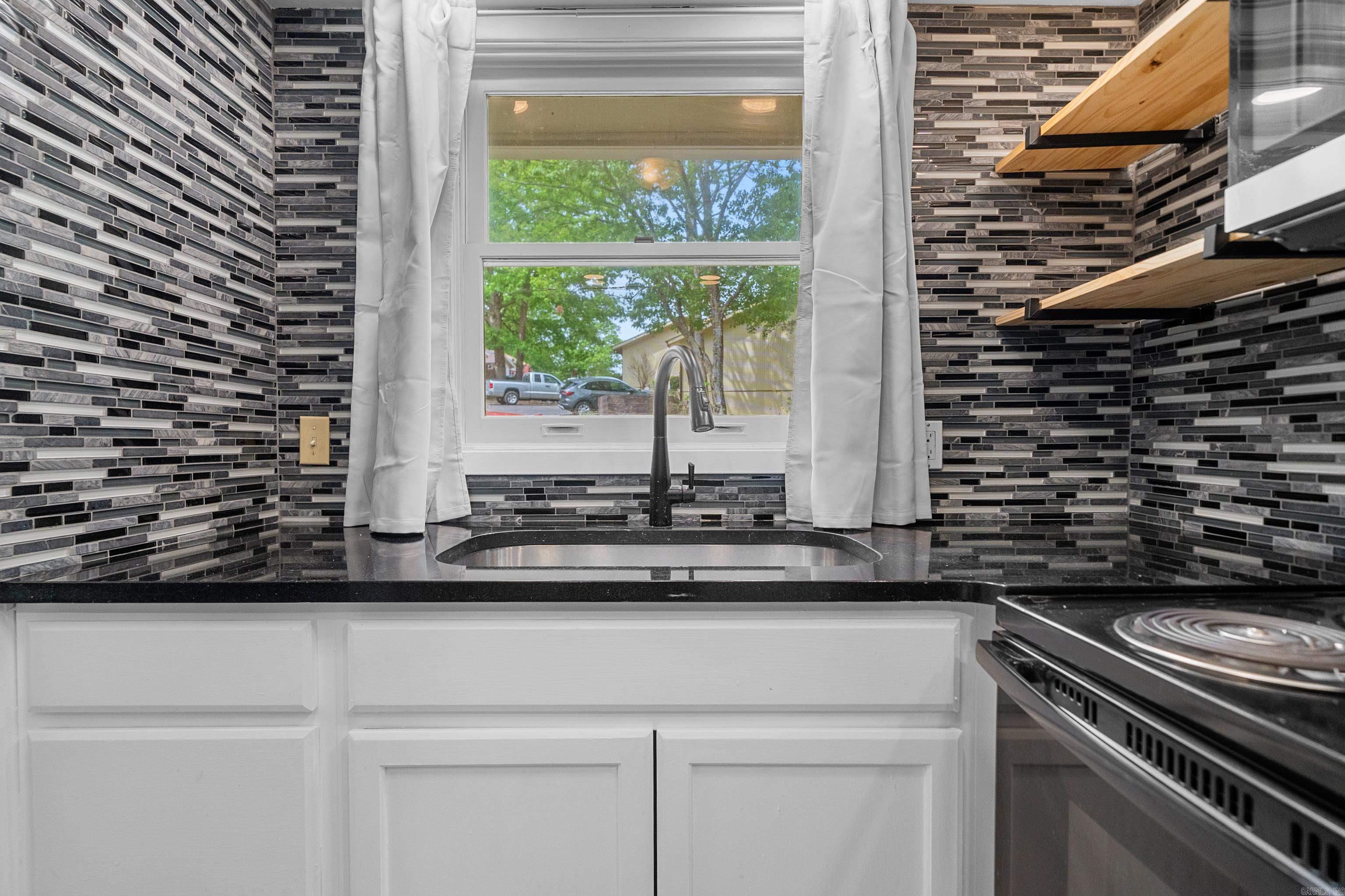 VALENCIA COURTS - Residential