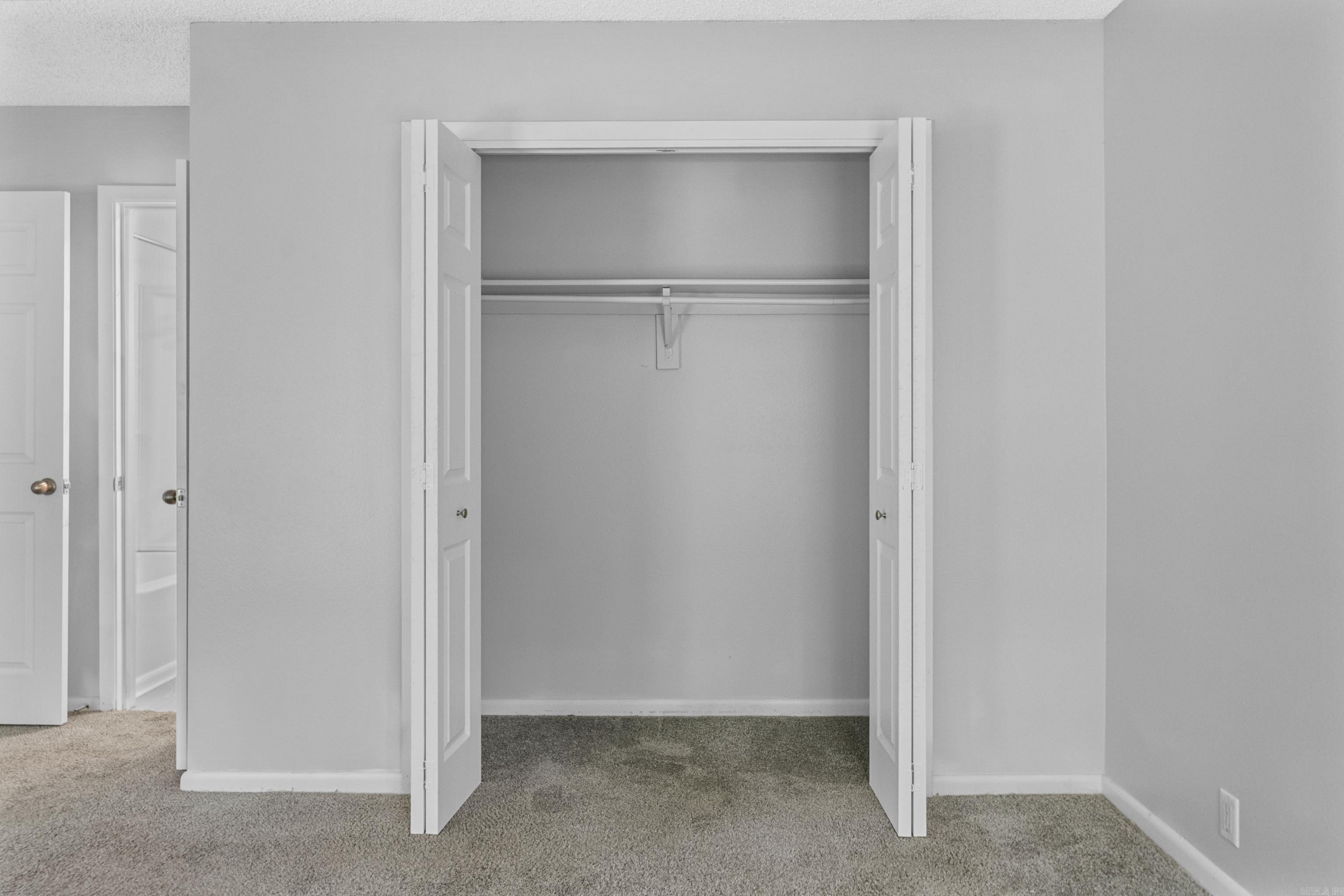 VALENCIA COURTS - Residential