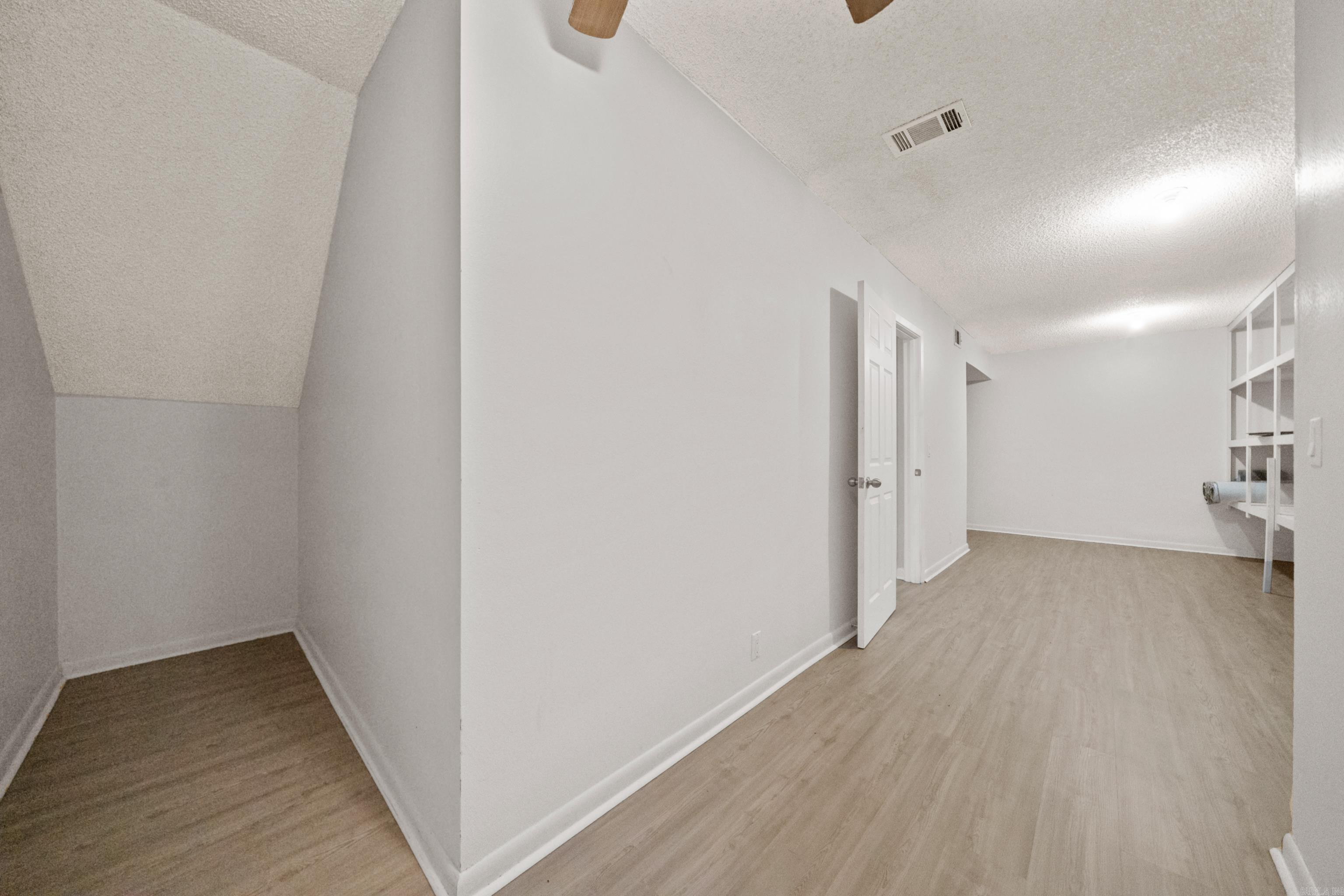 VALENCIA COURTS - Residential