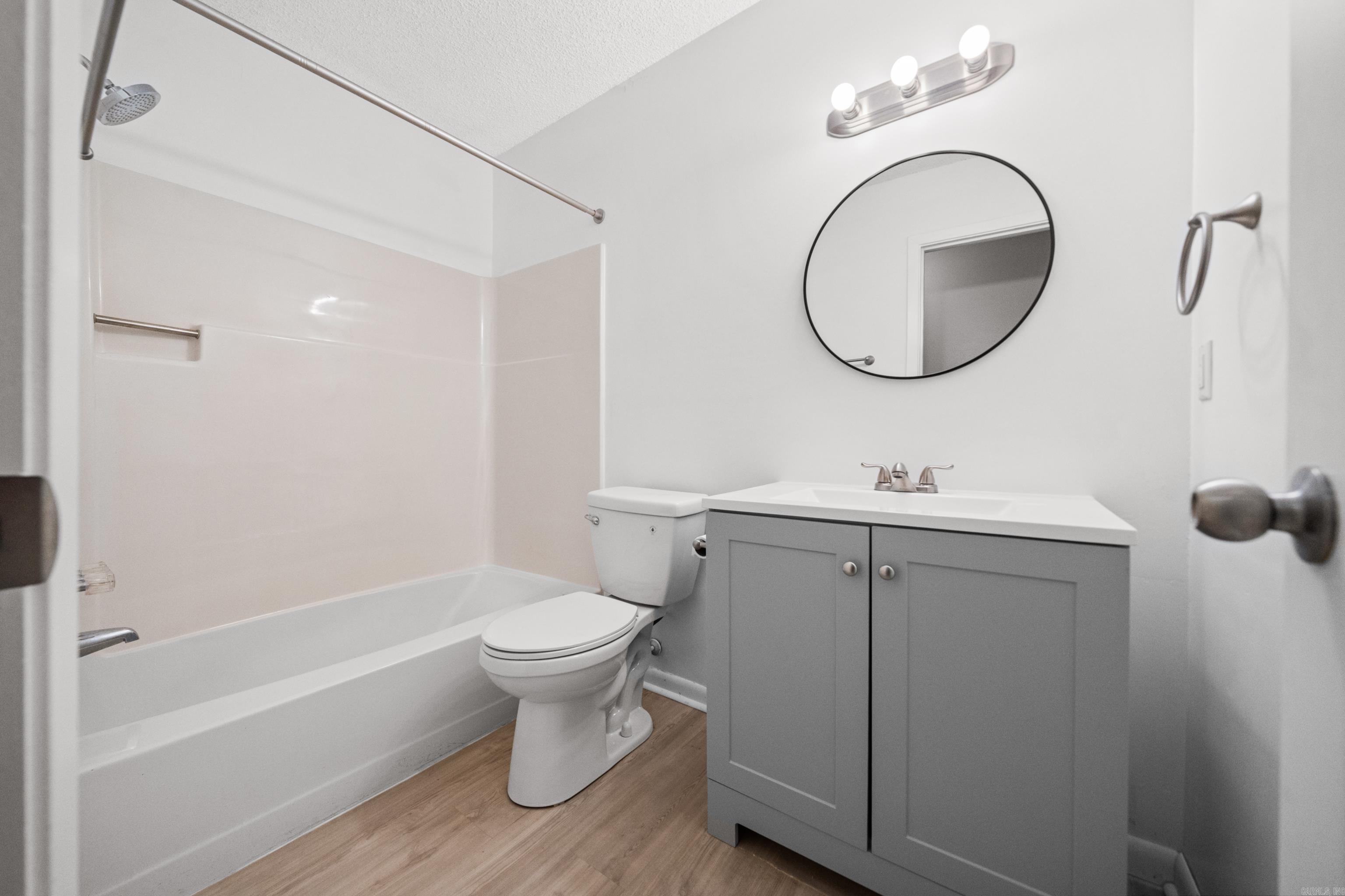 VALENCIA COURTS - Residential