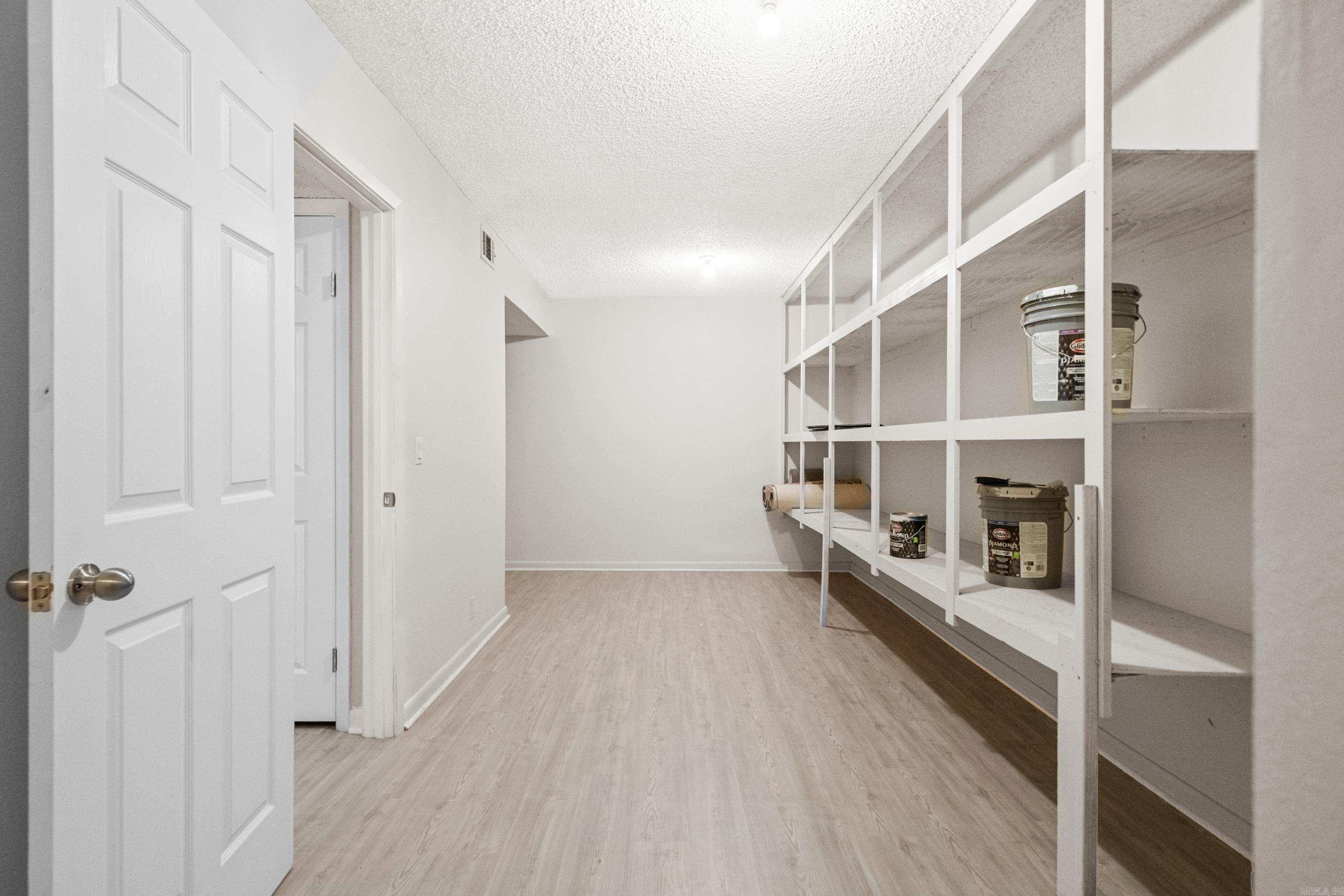 VALENCIA COURTS - Residential