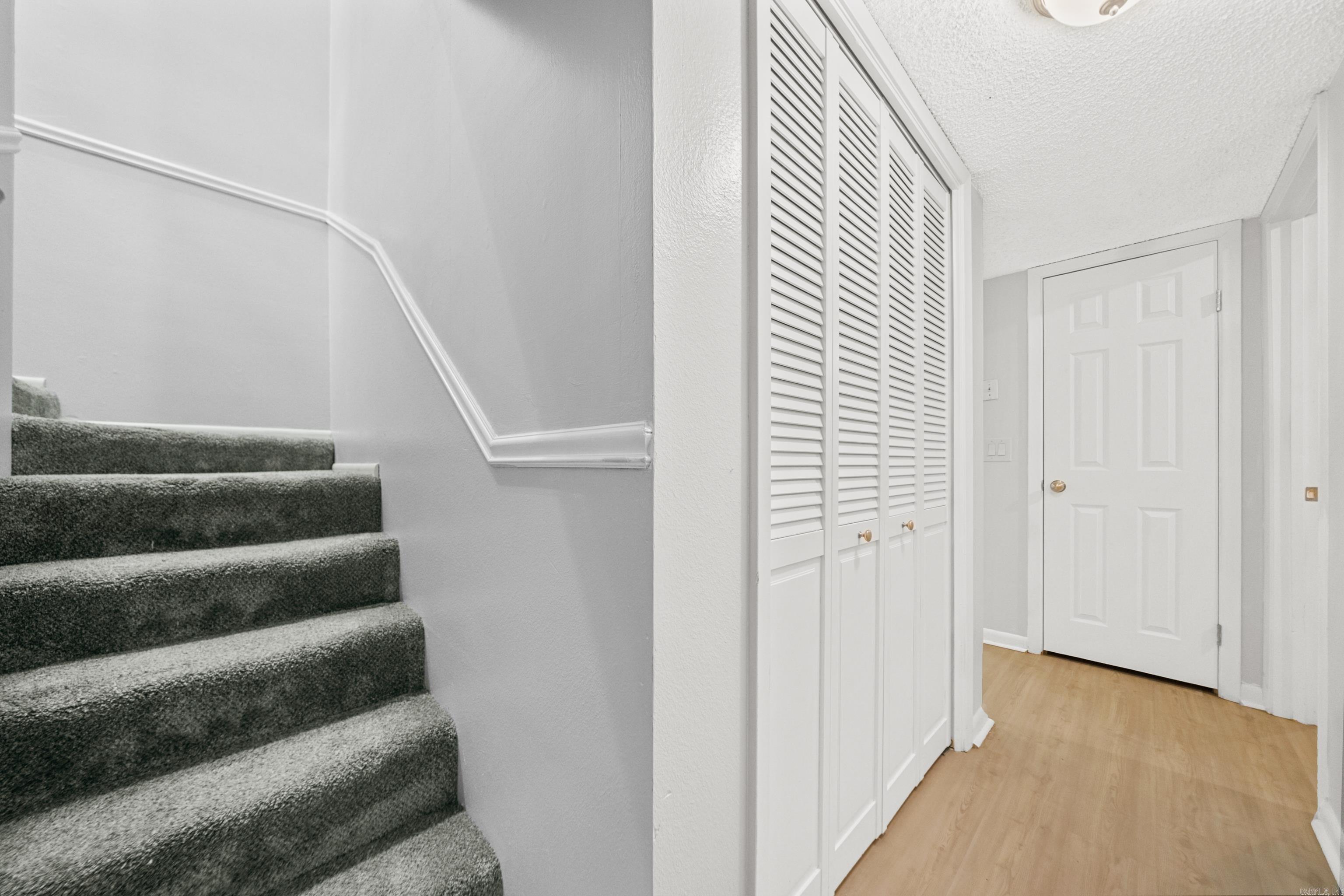 VALENCIA COURTS - Residential