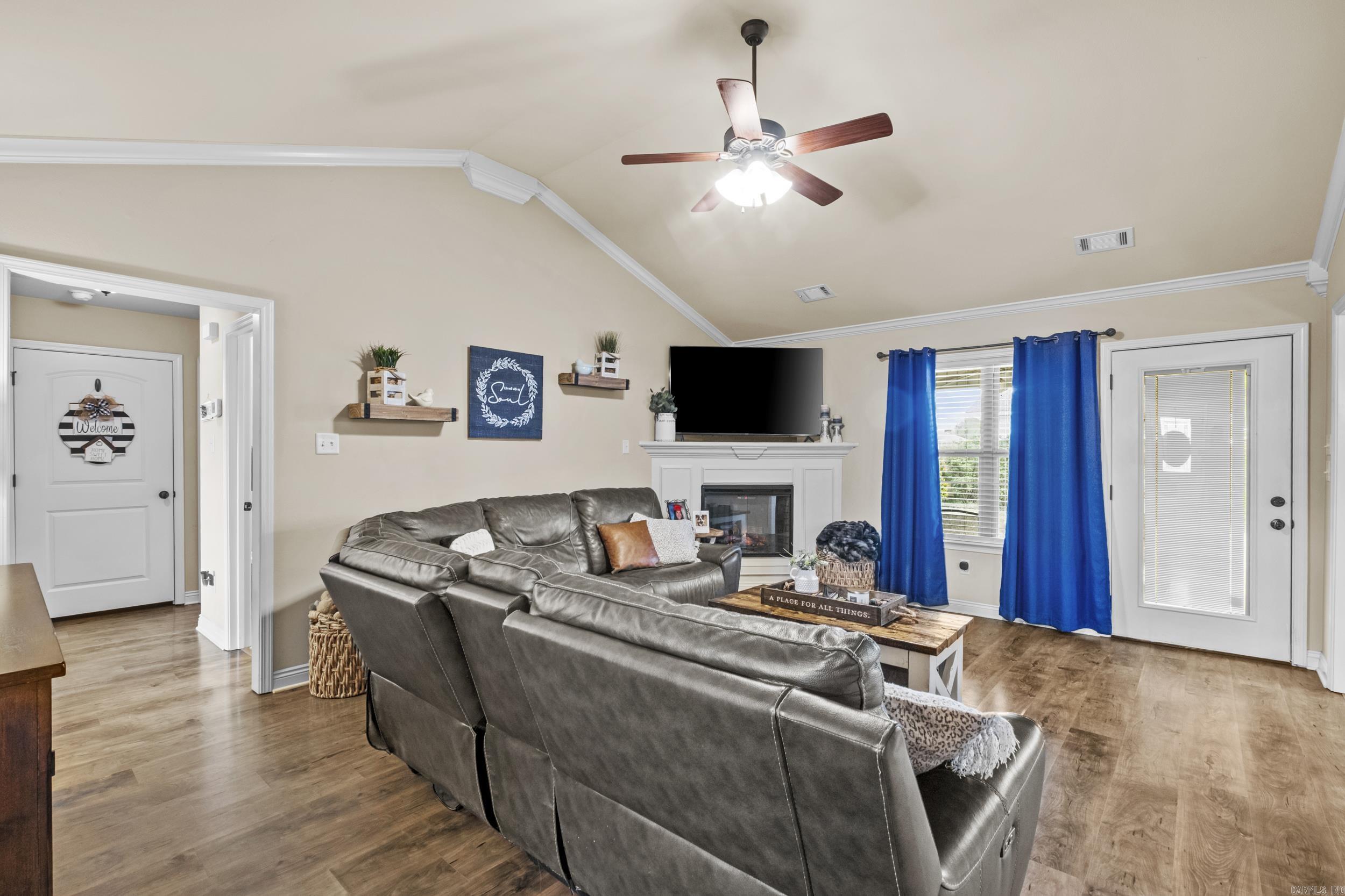 PIONEER SPRINGS - Residential