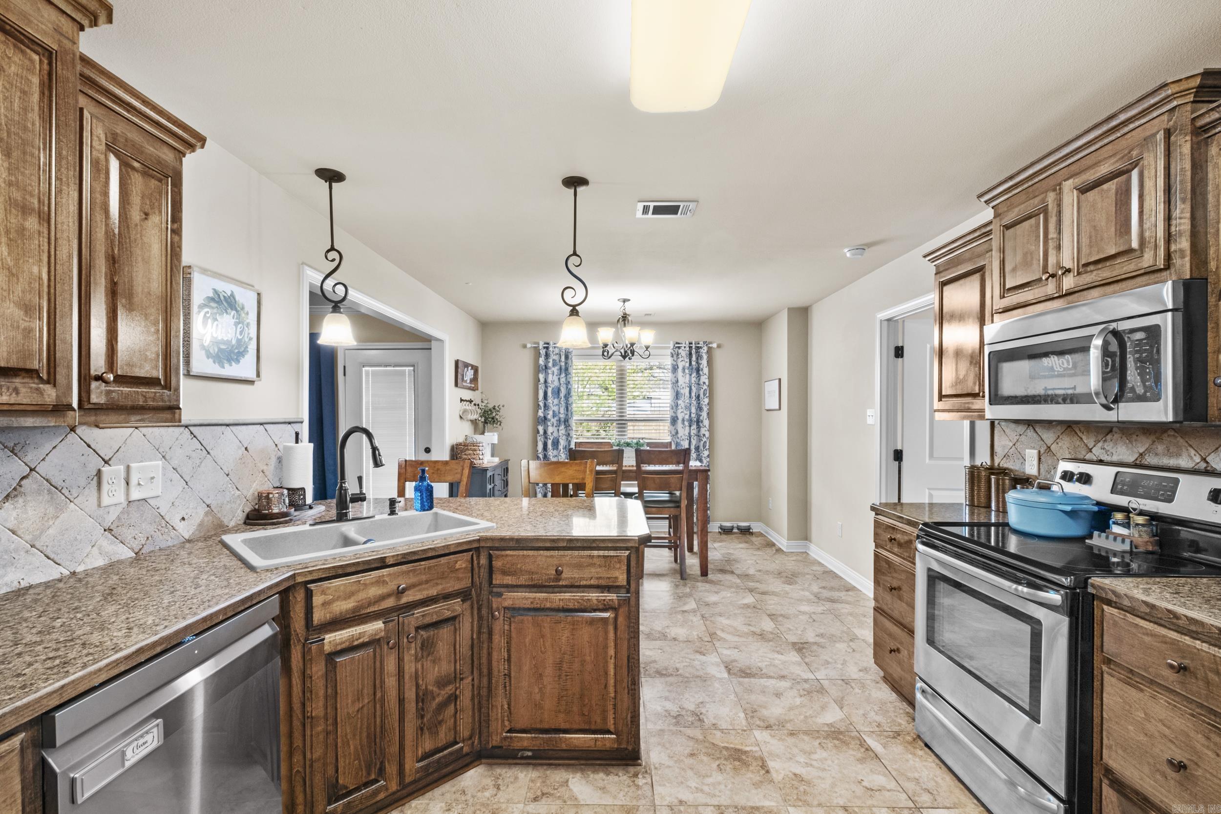 PIONEER SPRINGS - Residential