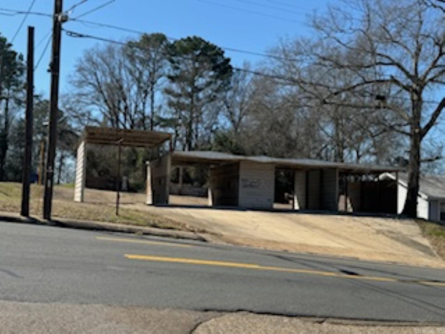 Excellent old-school carwash located on California Ave, featuring 4 bays on 0.33 acres. Includes an office space and a. survey This carwash has the potential to generate cash flow or serve a prime location for another business.