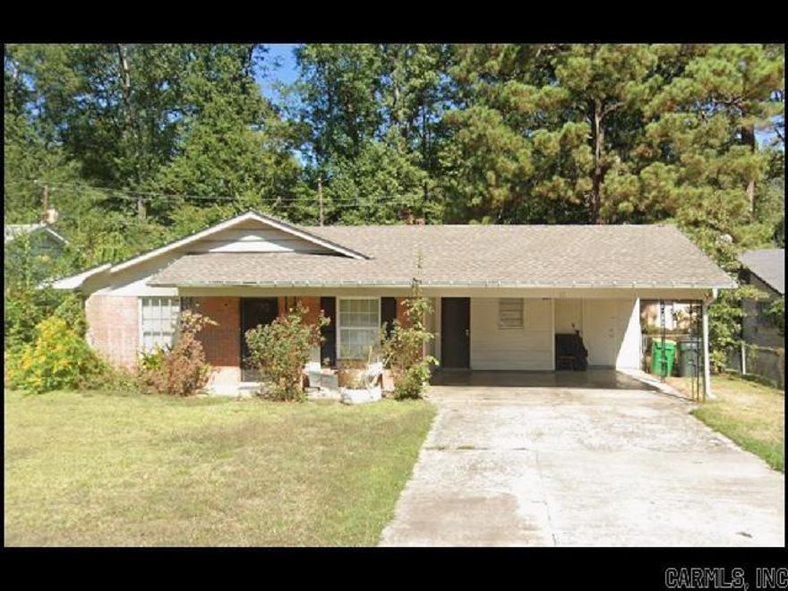 *LITTLE ROCK* NICE BRICK HOME LOCATED IN CHICOT TERRACE!! This 3 Bedroom And 2 Bath Home Features 1274 Sqft! Gas Range Provided In Kitchen! Central Heat And Air! Washer And Dryer Hookups! Partially Fenced Backyard! Carport For Parking! PET FRIENDLY!! AVAILABLE LATE NOVEMBER 2025!!!