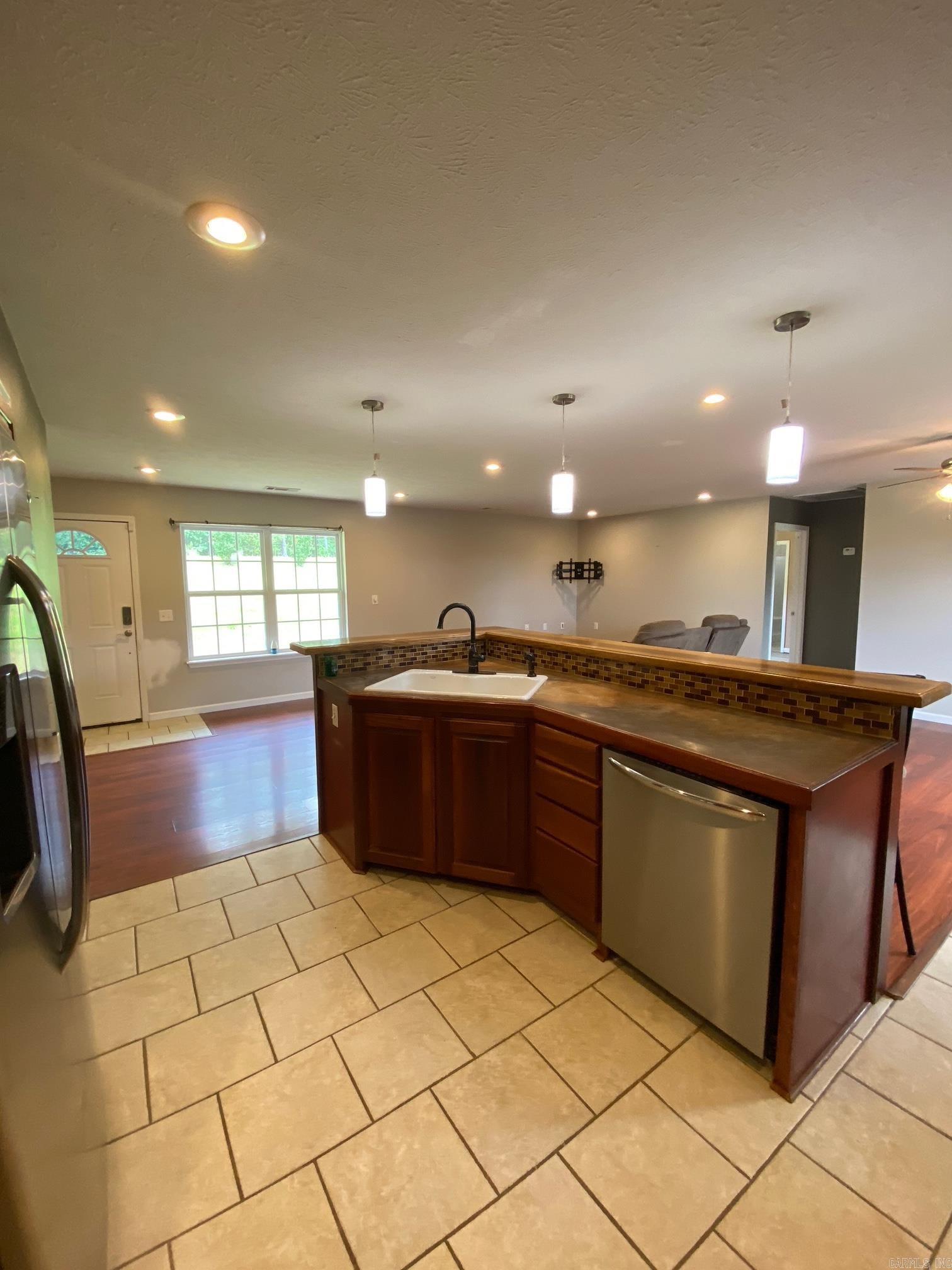 SUN RISE RIDGE - Residential
