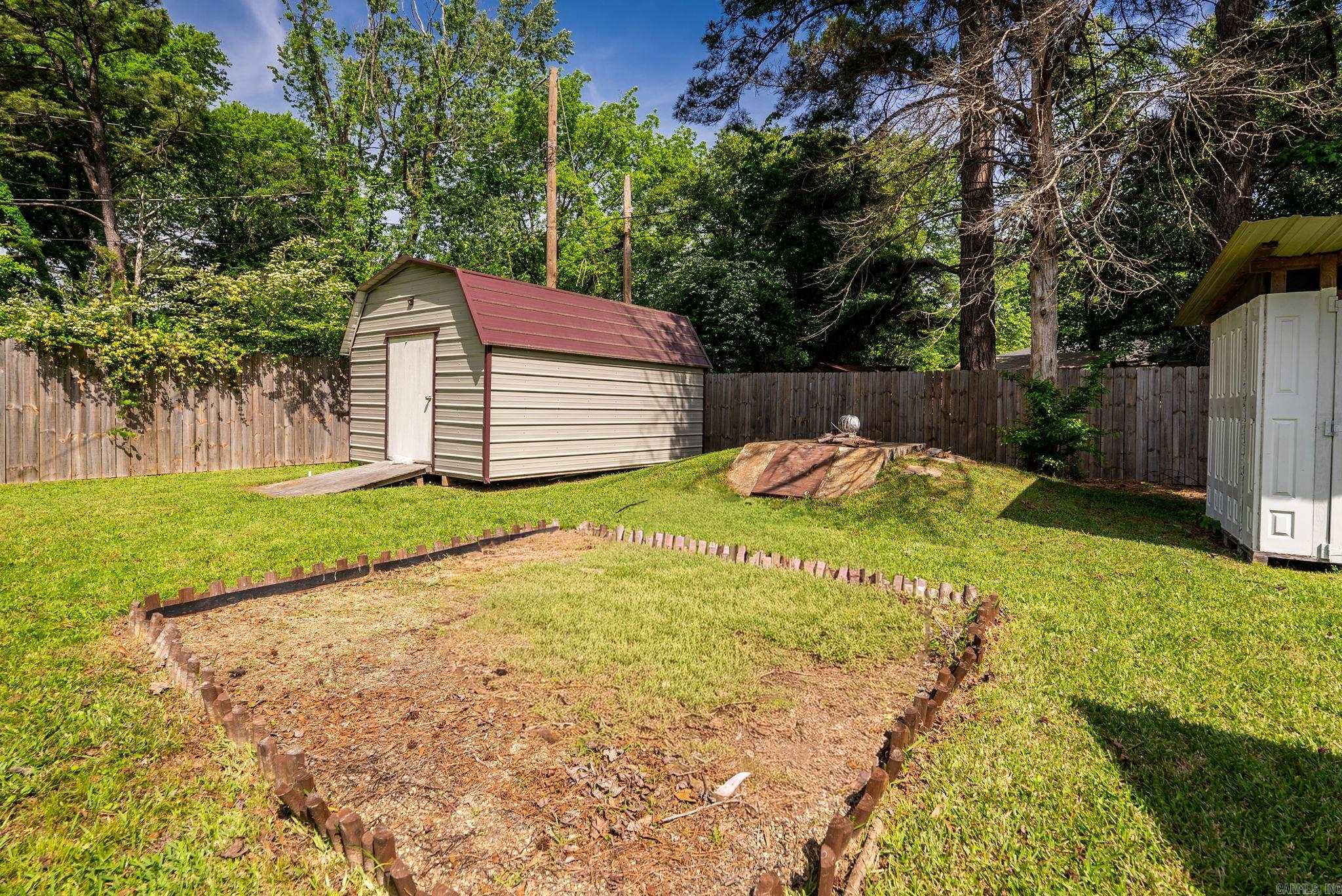 BRADENS ADDN TO JACK - Residential