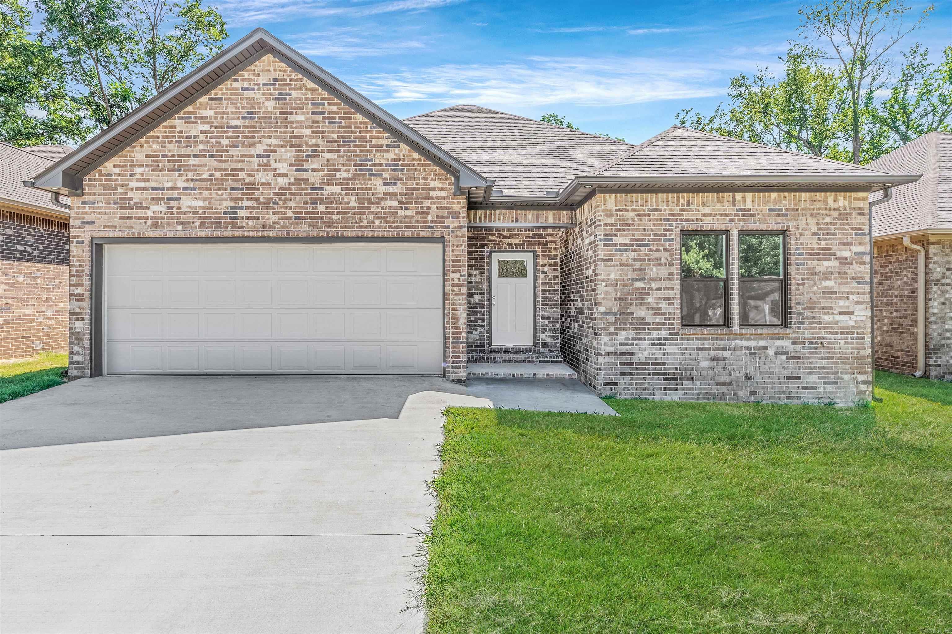Spectacular floor plan on this NEW CONSTRUCTION house in the most convenient spot of Jacksonville! House features all wood cabinets, quartz countertops, and 9' ceilings! Walls are colored a cool grey with neutral flooring that will complement whatever furniture you bring! Between Little Rock Air Force Base and the interstate, this house is convenient to everything!Agents, please see remarks.