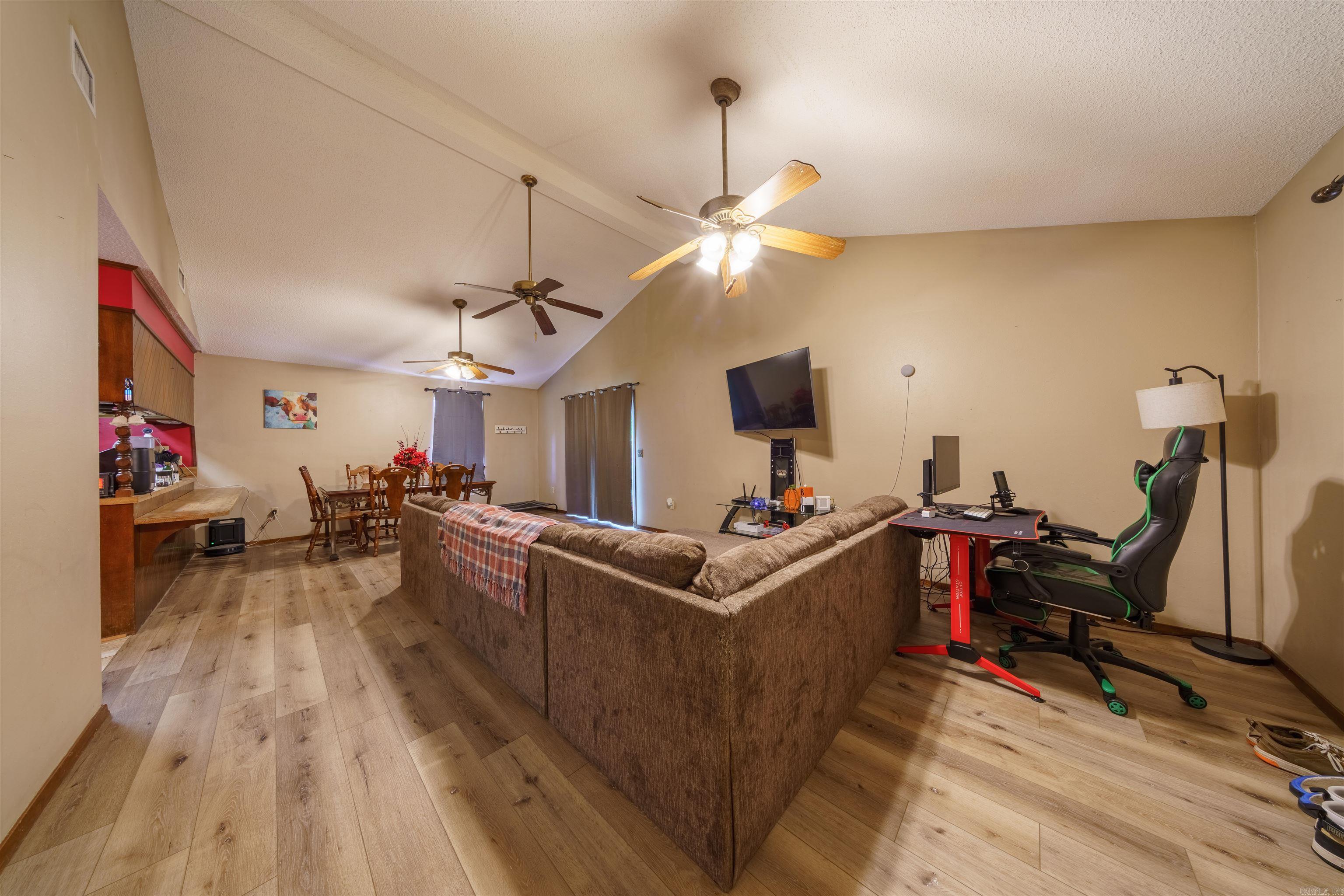 HUSKEY WEST - Residential