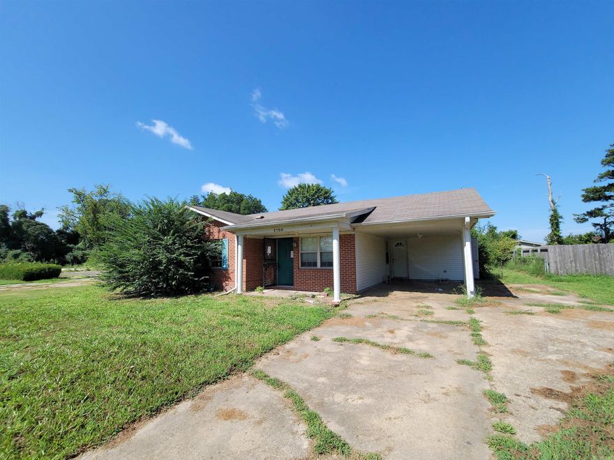 Contract has been accepted, awaiting seller signed contracts.  3 bed, 2 bath in Blytheville!  All offers will require proof of funds to be submitted to seller prior to offer submission.  Seller will consider offers after 10 days on market.