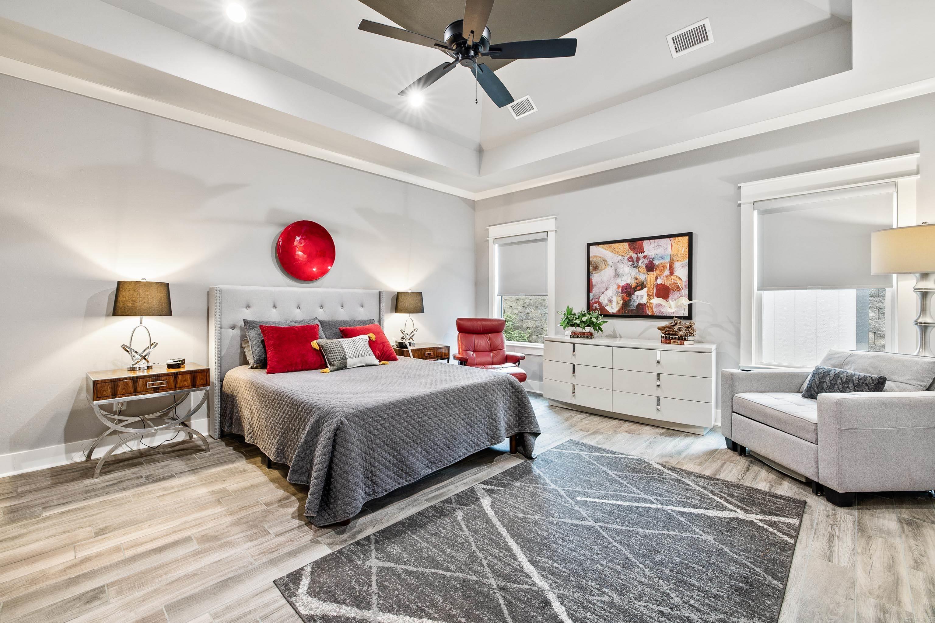 HURRICANE GARDENS - Residential
