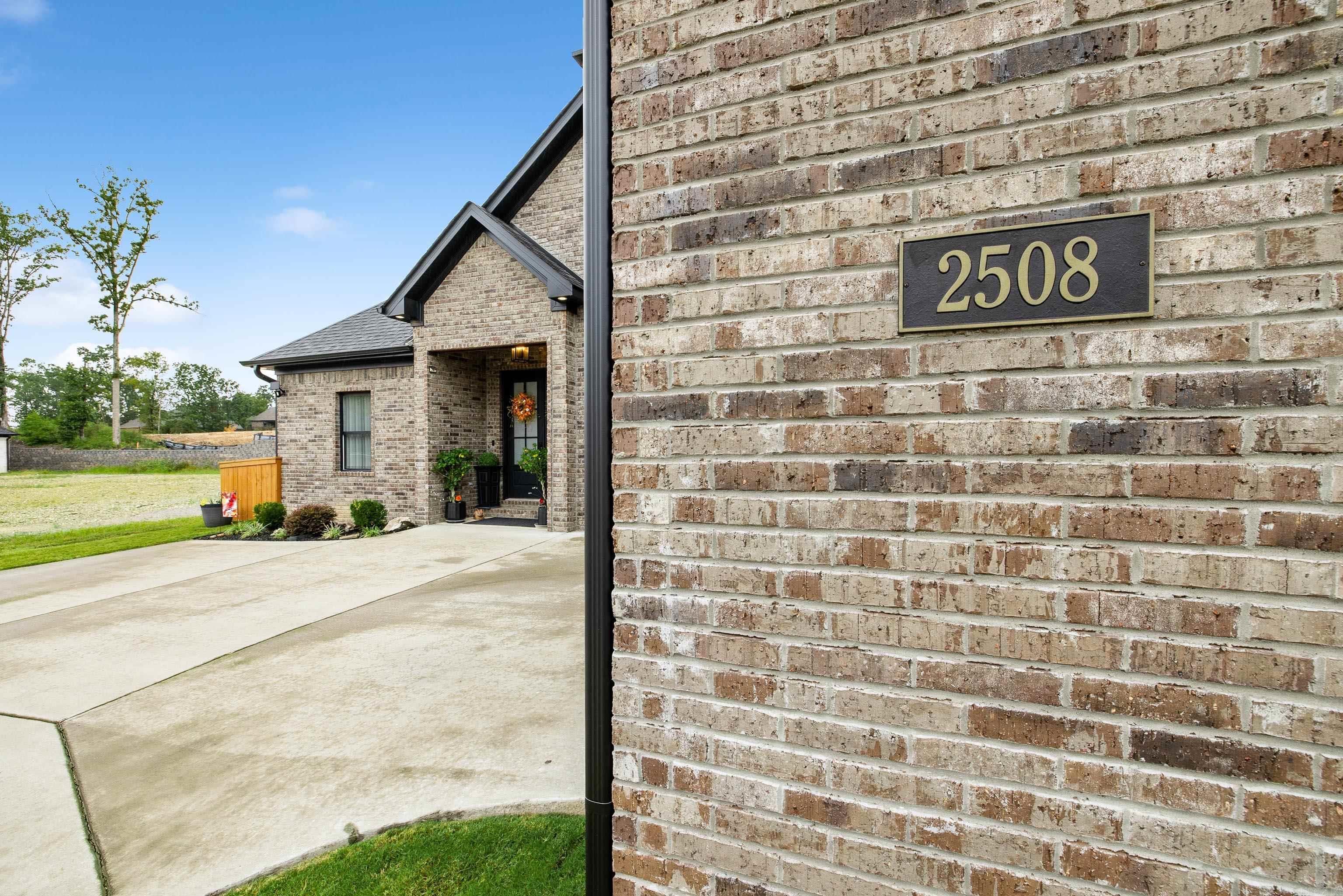 HURRICANE GARDENS - Residential