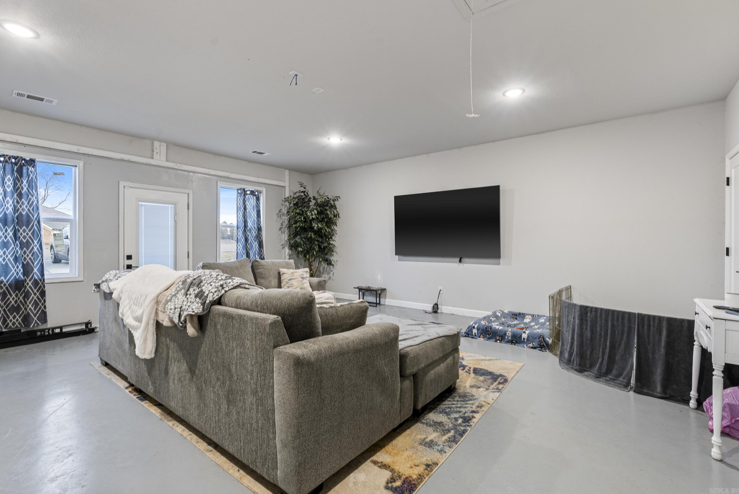 WINCHESTER ESTATES - Residential