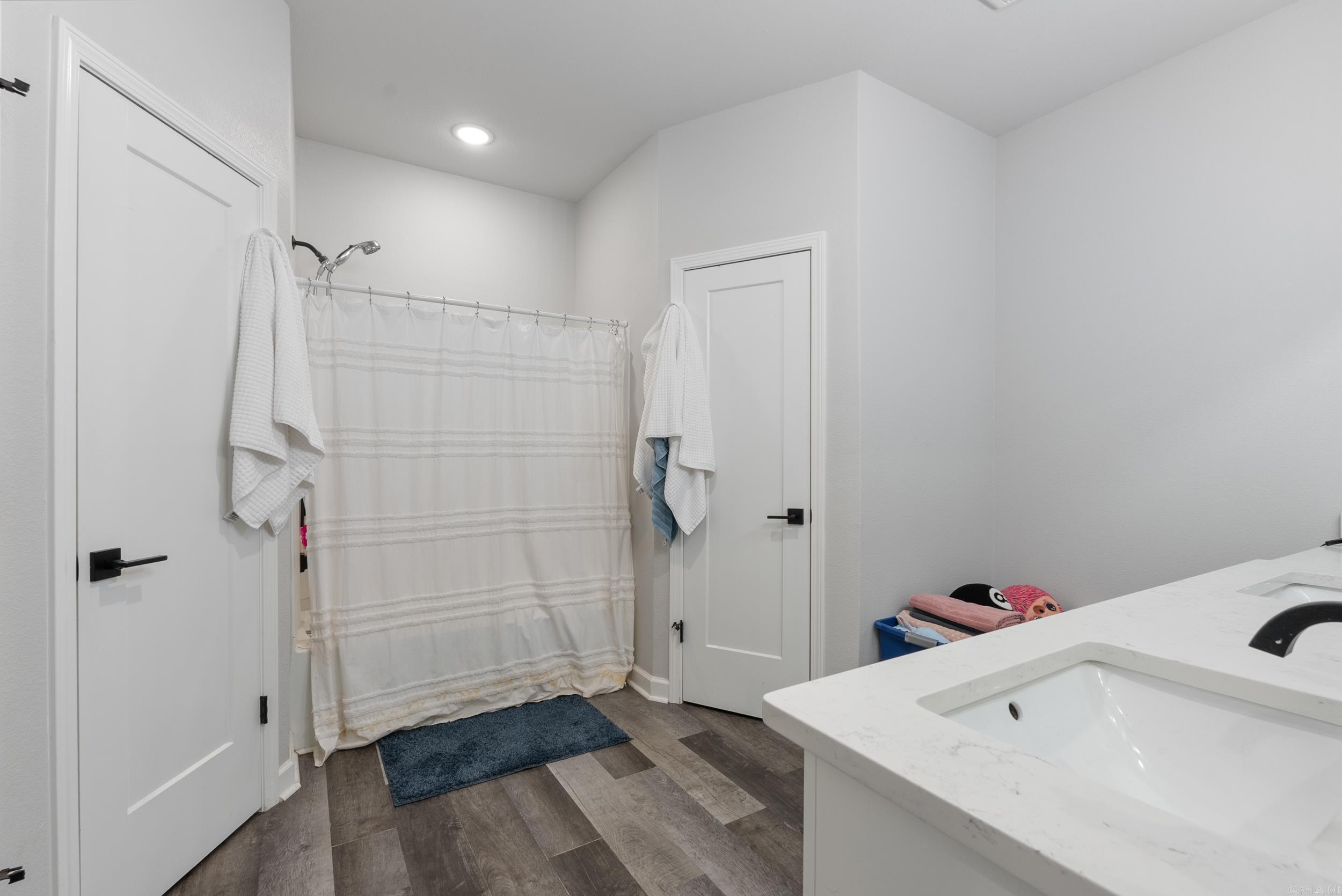 WINCHESTER ESTATES - Residential