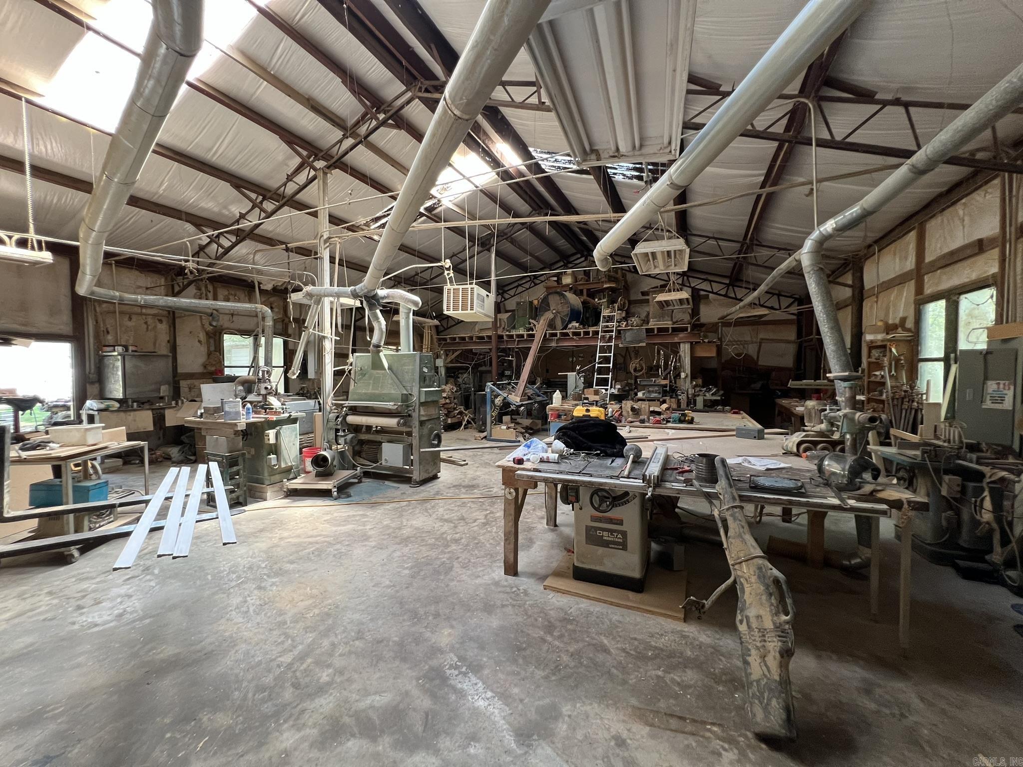 MAPLE CREEK FARMS - Residential