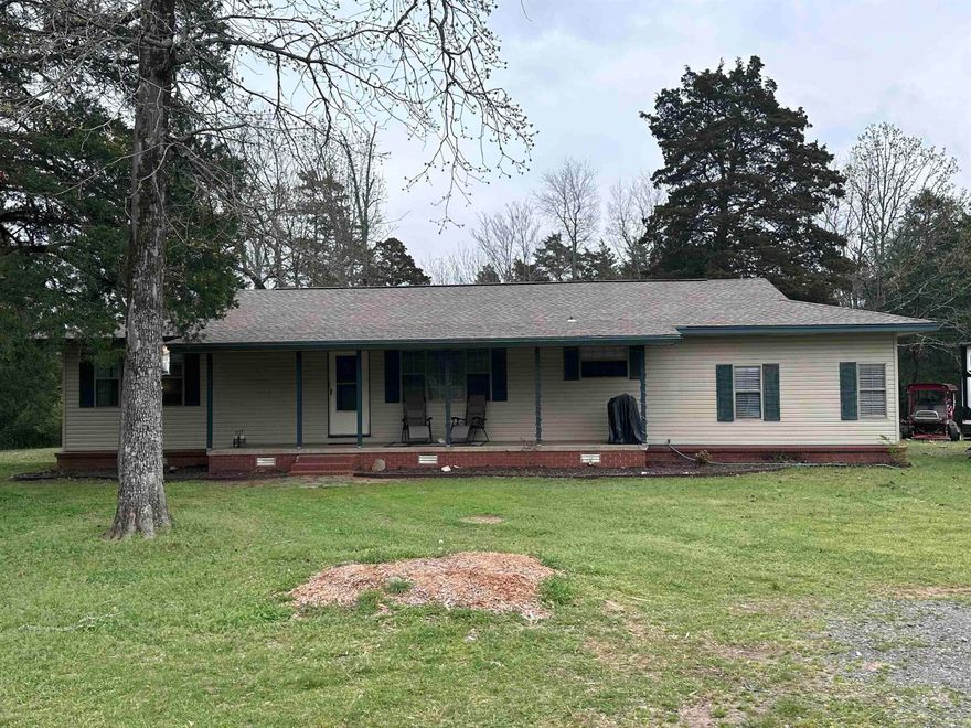 Location-Location-Location!  If you are looking for a 4 bedroom 2 bath home with acreage on the outskirts of Heber Springs, this is the one for you!  Currently has pasture in the front for livestock.  Ideal if you are looking for privacy and want the feel of country located within 5 minutes of downtown Heber Springs and Greers Ferry Lake.