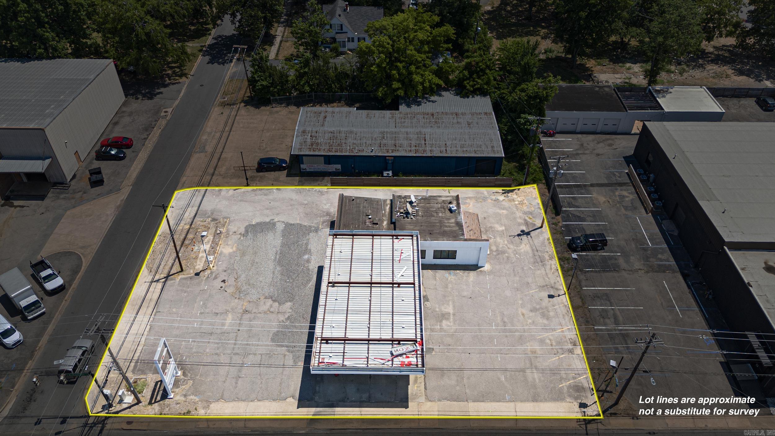 Prime location in the apron of downtown Russellville! This site is located on a hard corner with walkability to the growing downtown and adjacent to the recently renovated Innovation hub in Russellville. The property has been stripped to white box form and is ready for re development. Survey on file as well as tank removal and closure documentation.