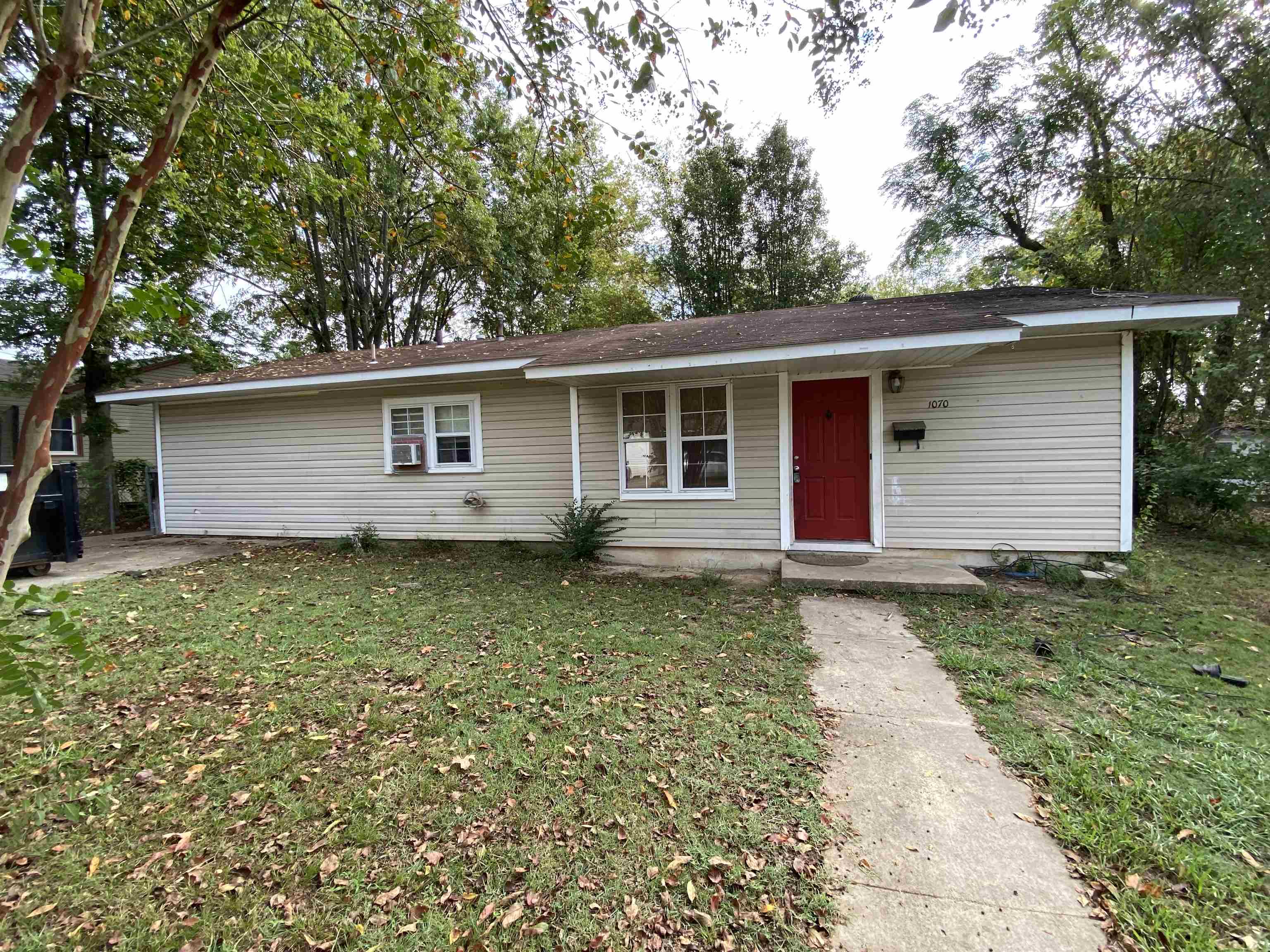 ATTENTION INVESTORS & FIXER UPPERS!!! All this home needs is a little TLC. 3 bedroom, 1 bath home with an office and a huge backyard with shop all in the heart of Batesville. SOLD AS IS!!!