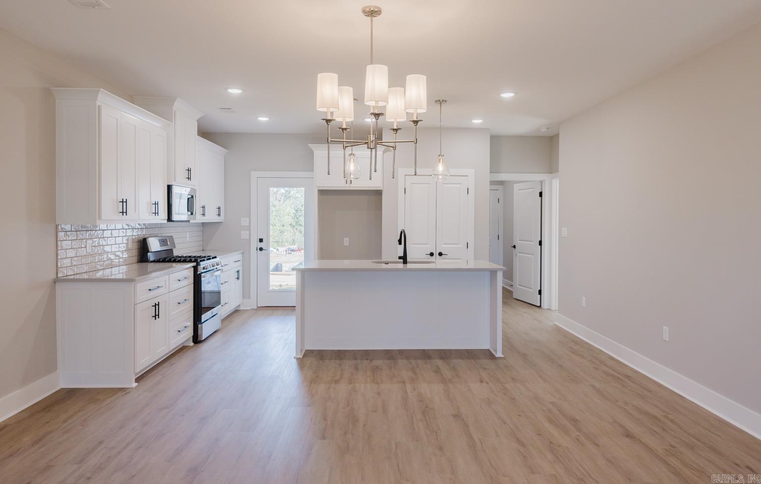 MIDTOWN BRYANT - Residential