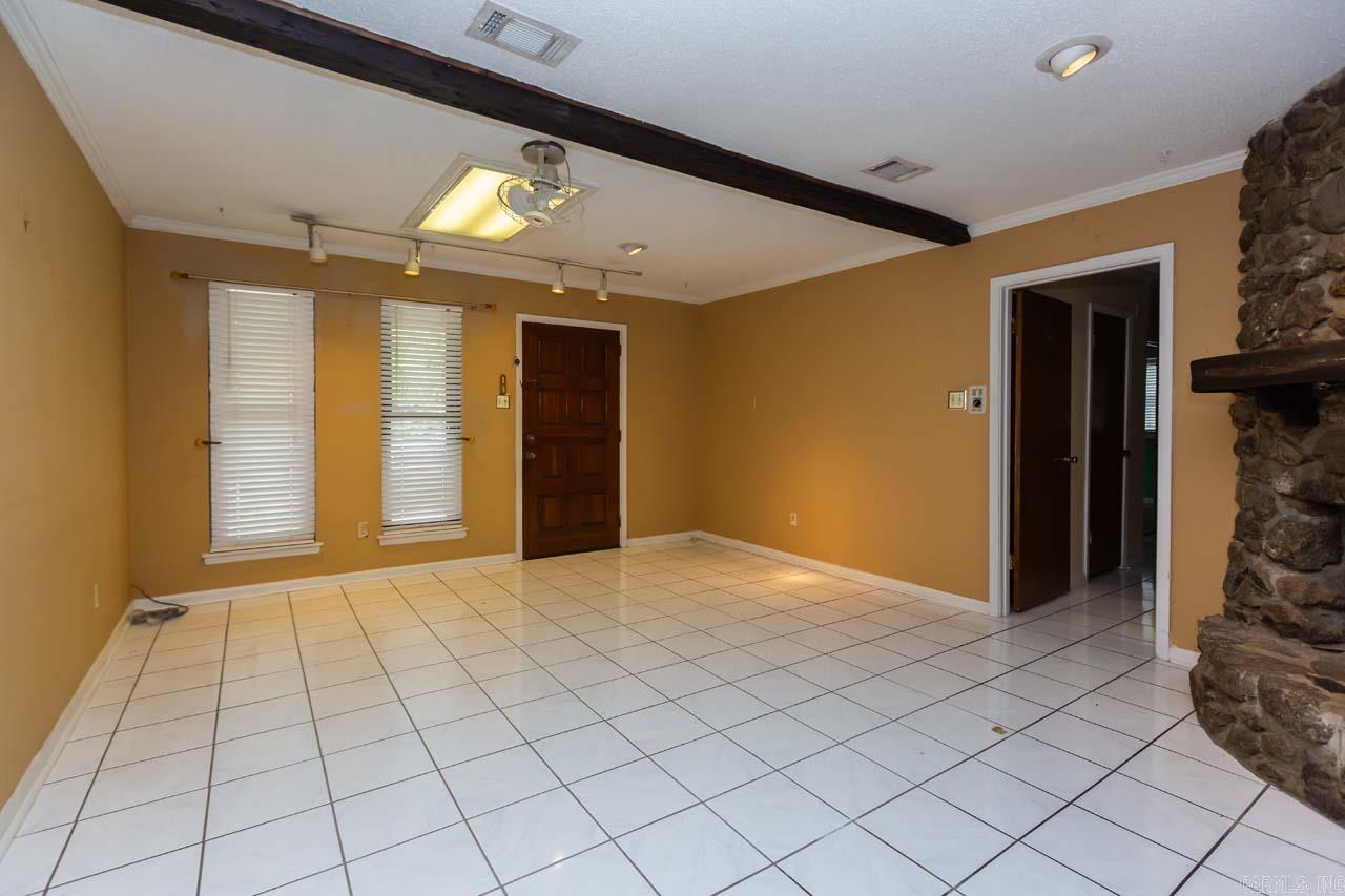 TWIN LAKES - Residential