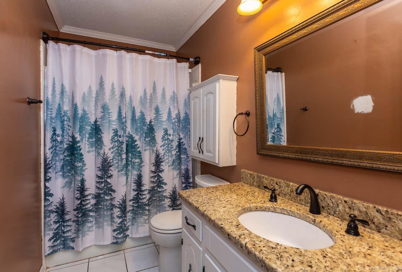 TWIN LAKES - Residential