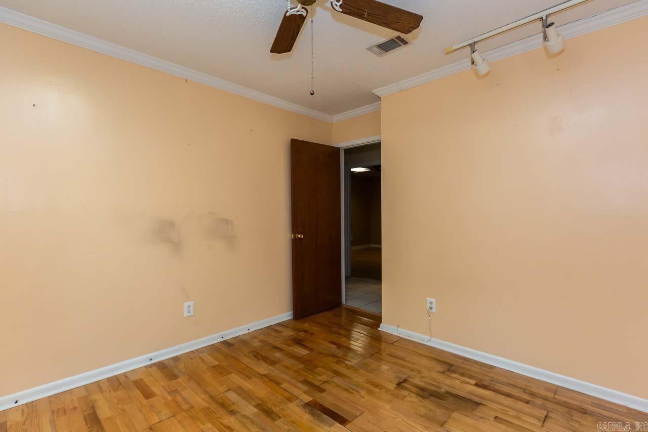 TWIN LAKES - Residential