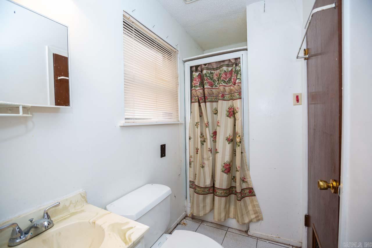 TWIN LAKES - Residential